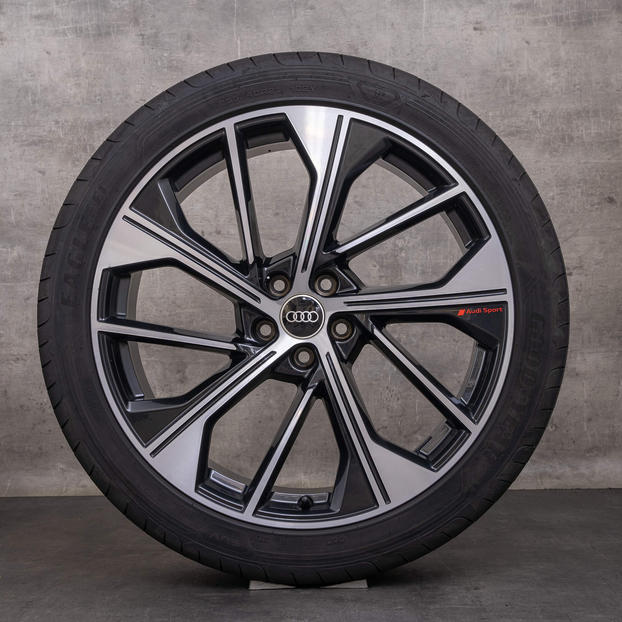 Originale Audi Q5 SQ5 sommerhjul 21 tommers FY felger svart polert 80A601025BQ