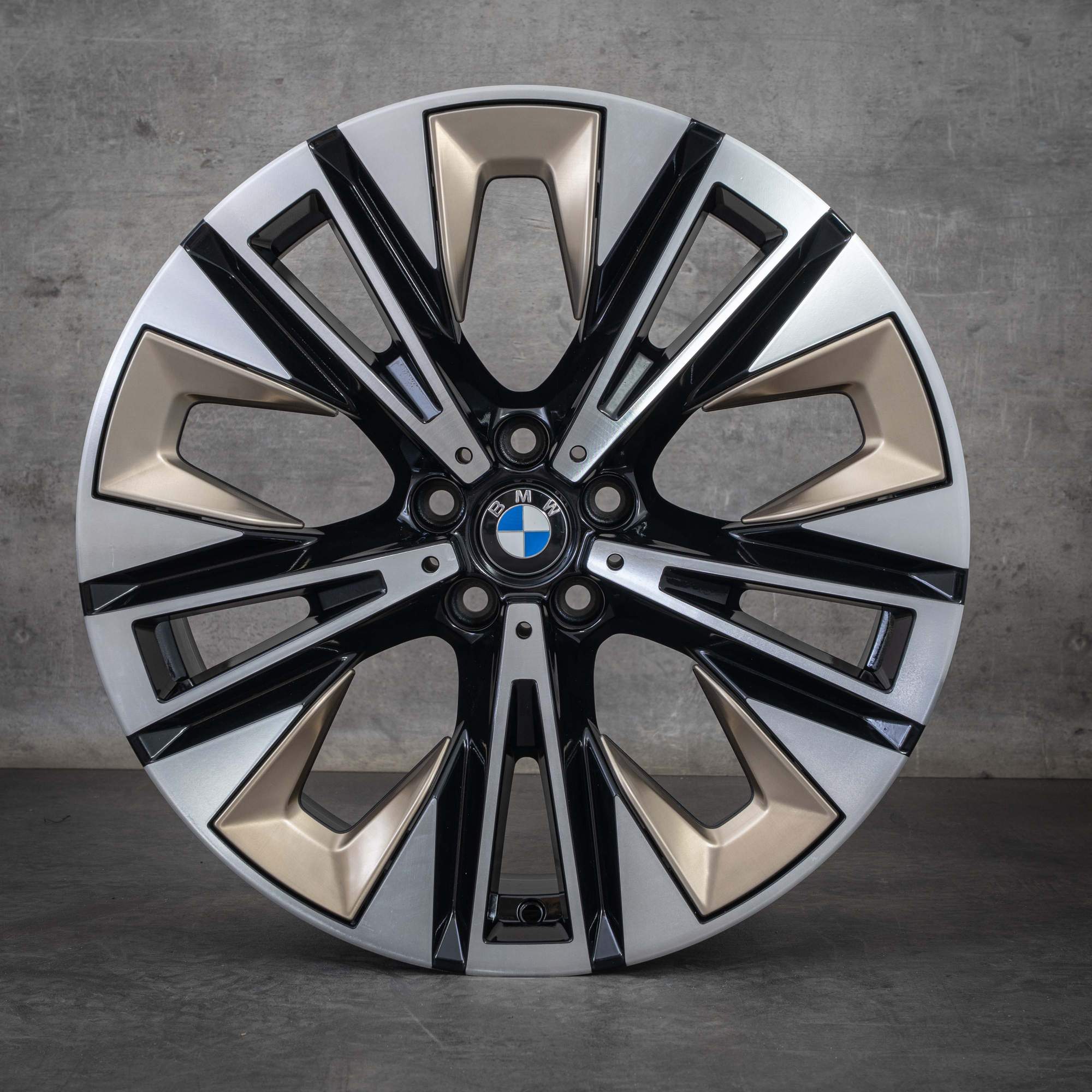 Oryginalne felgi BMW serii 5 i5 20 cali G60 G61 Styling 937 5A324E4 5A324E5 czarne złoto polerowane