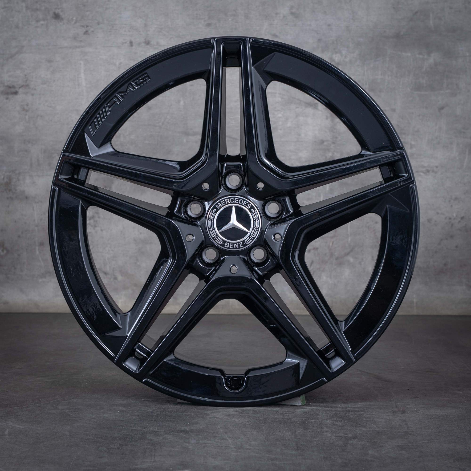Oryginał Mercedes Benz Klasa A CLA AMG felgi 18 cali W177 V177 W247 X118 C118 koła letnie A1774011500 czarny połysk NOWOŚĆ