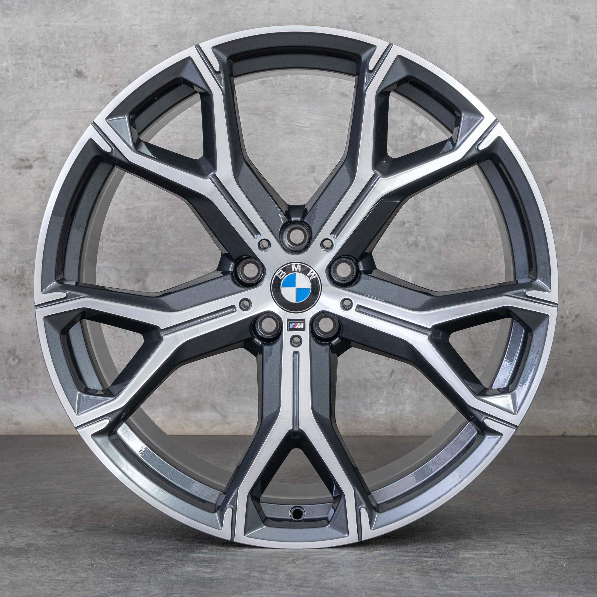 Oryginał BMW X5 X6 21 cali G05 G06 felgi stylizacja 741 M 8071998 8071999 orbit szary polerowane NOWOŚĆ