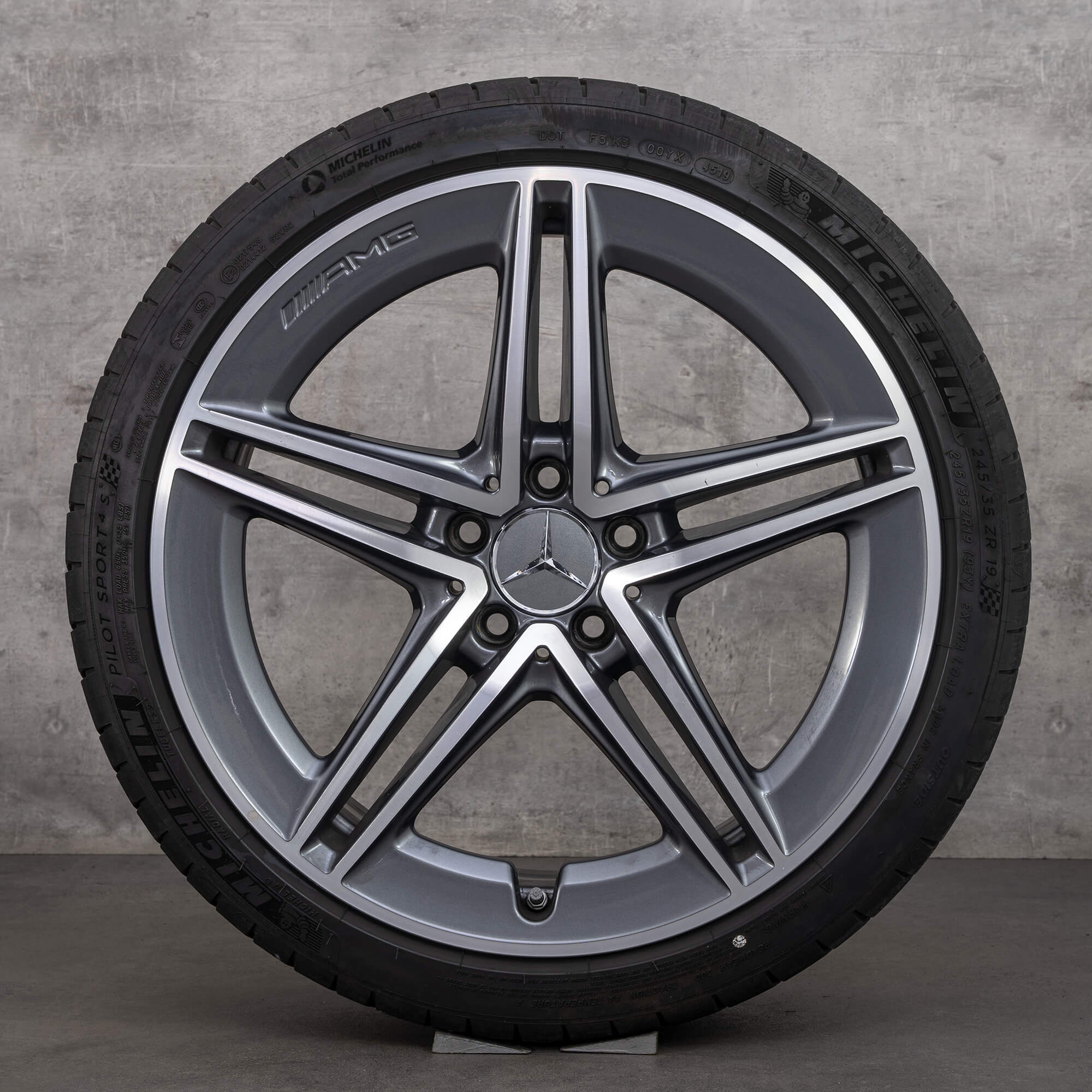 CLA45 AMG 純正ホイール 19インチ　245/35R19 ET 46 CLA45 AMG 純正ホイール 19インチ 245/35R19 ET 46 - メルカリ