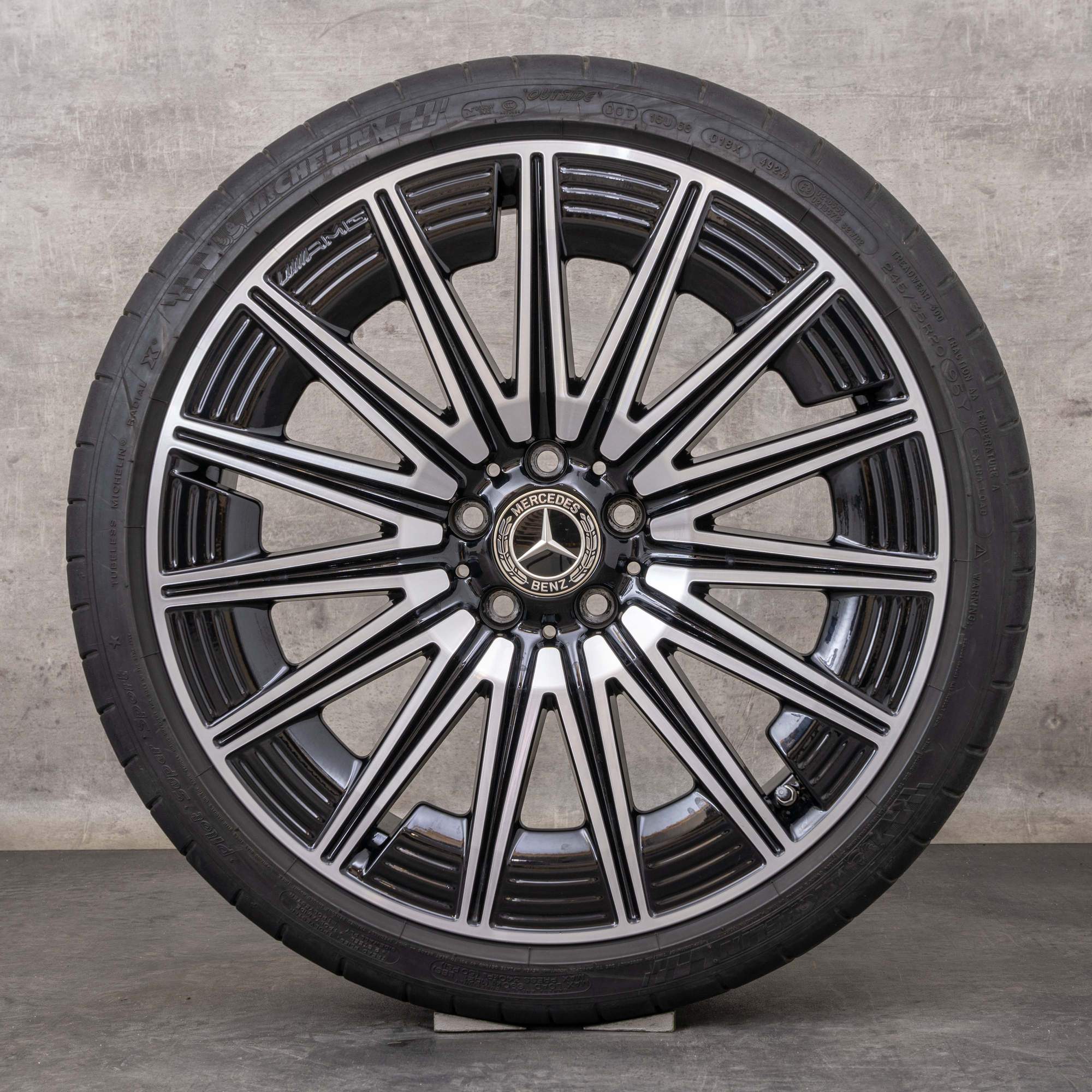 Originale Mercedes Benz CLE AMG vinterhjul 20 tommers A236 C236 felger A2364012300 A2364012400 svart frontpolert