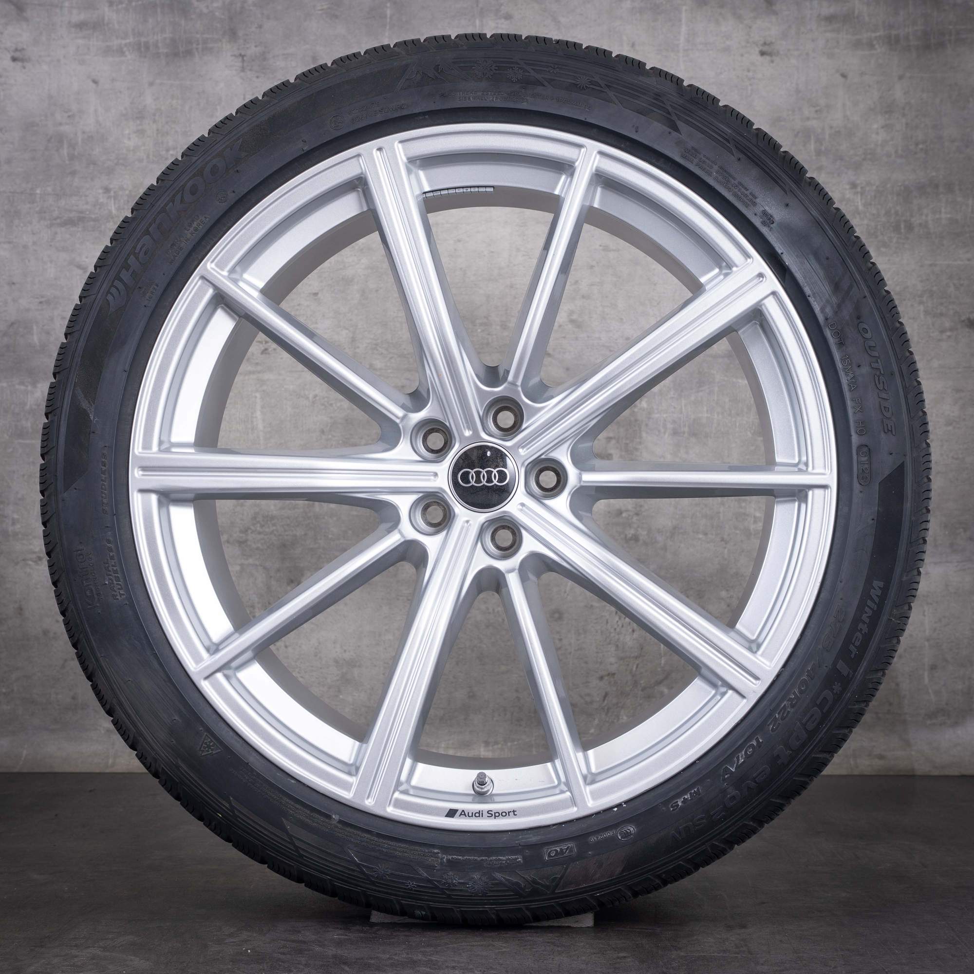 Original Audi RS Q8 Winterräder 22 Zoll 4M8 Felgen 4M8601025DB silber glanz