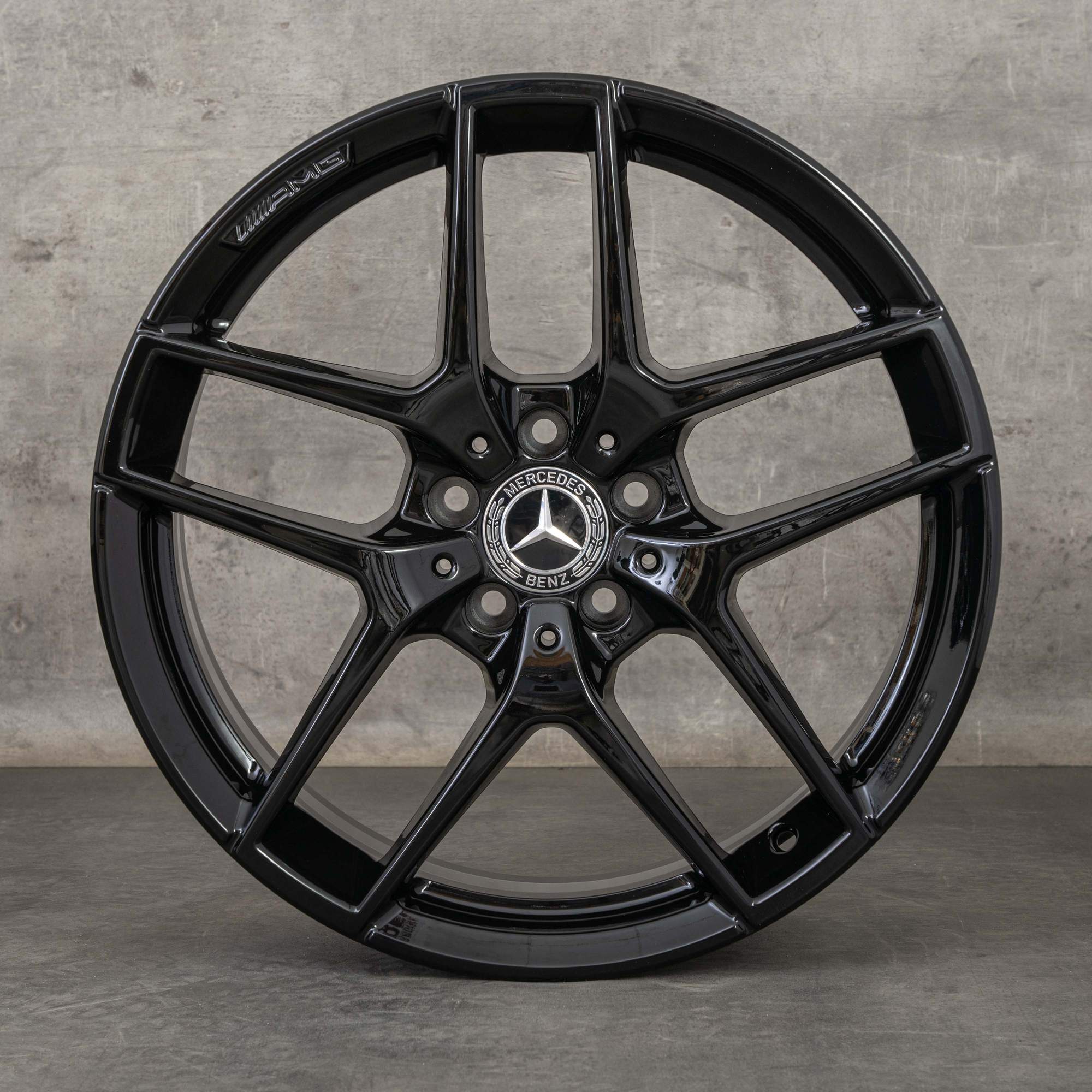 Alkuperäiset Mercedes Benz GLA & 45 AMG vanteet 19 tuuman X156 A1564010700 musta kiiltävä