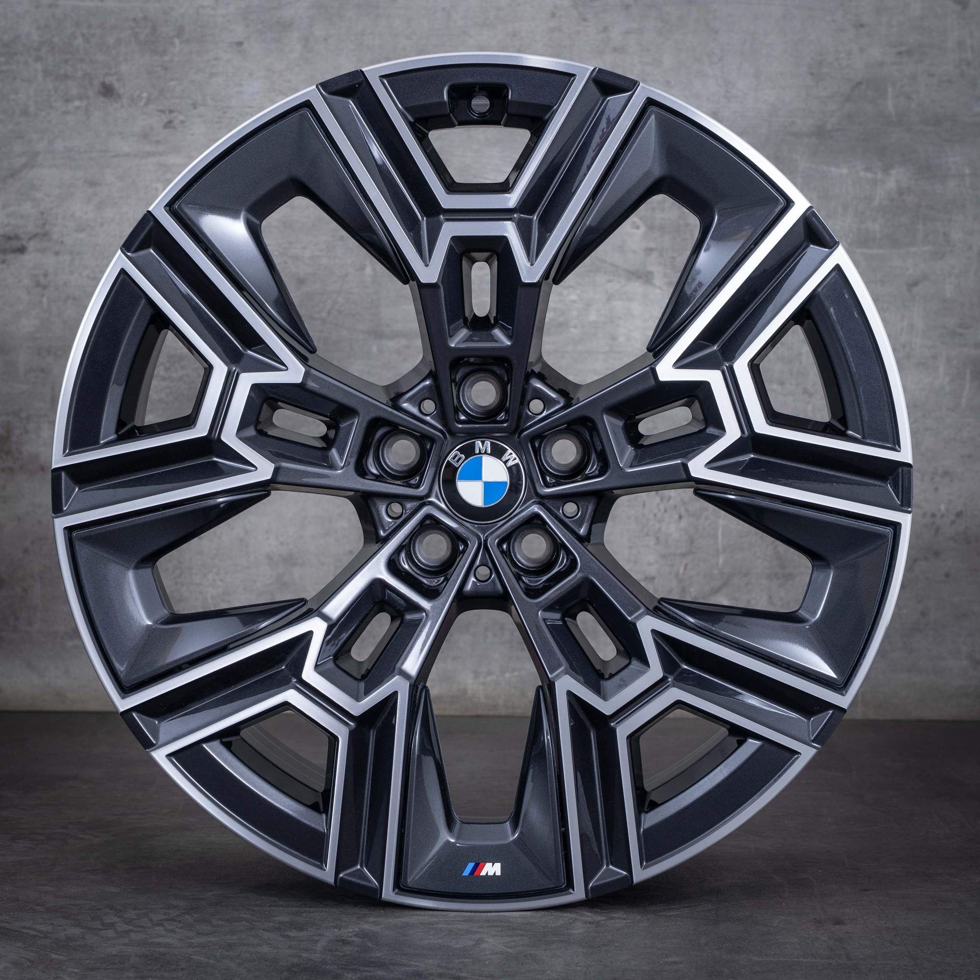 Oryginalne felgi BMW serii 5 i5 20 cali G60 G61 Styling 939 M 5A324E8 5A324E9 midnight grey Polerowane