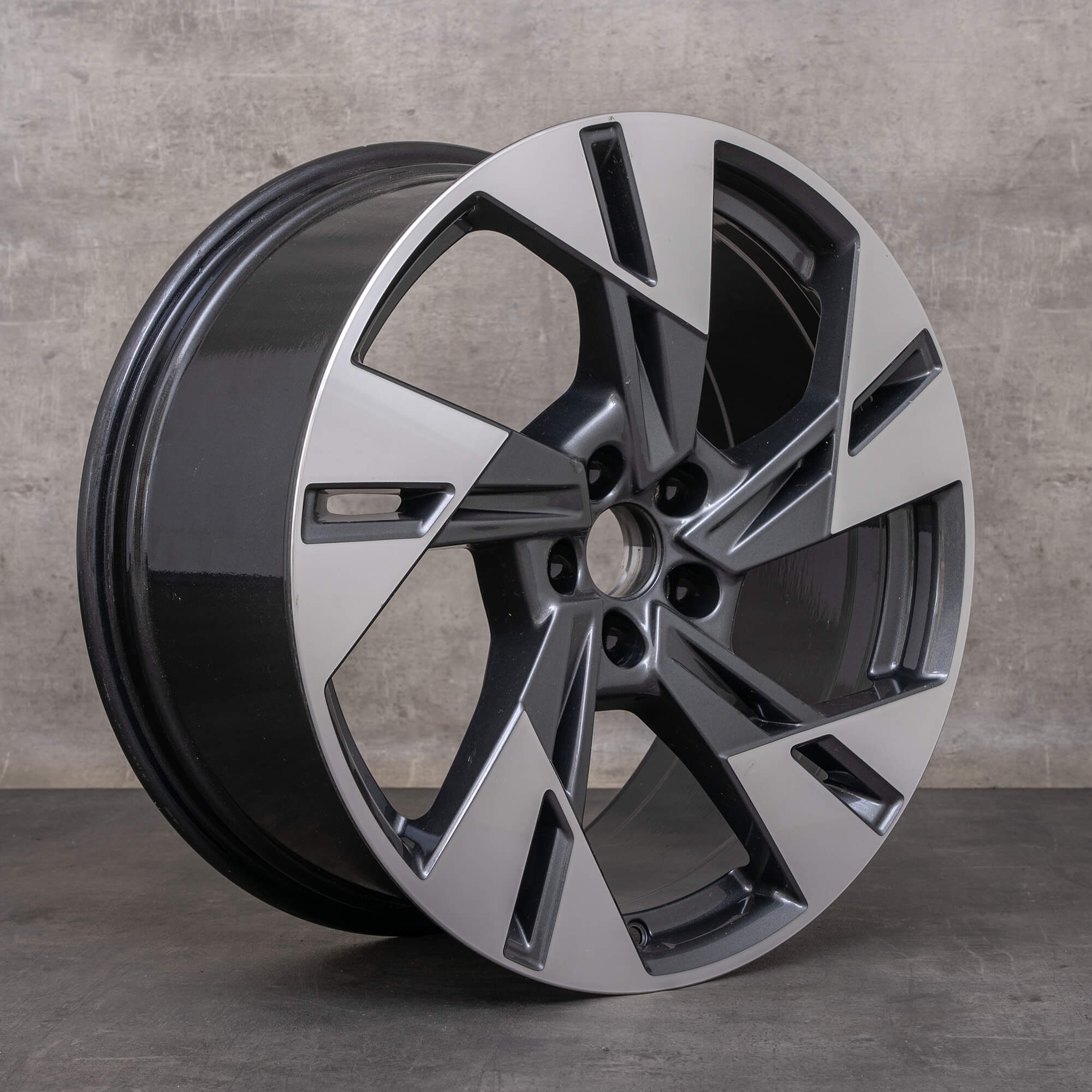 Genuine Audi e-tron GE Q8 Llanta de 20 pulgadas Dynamic 4KE601025T antracita pulida