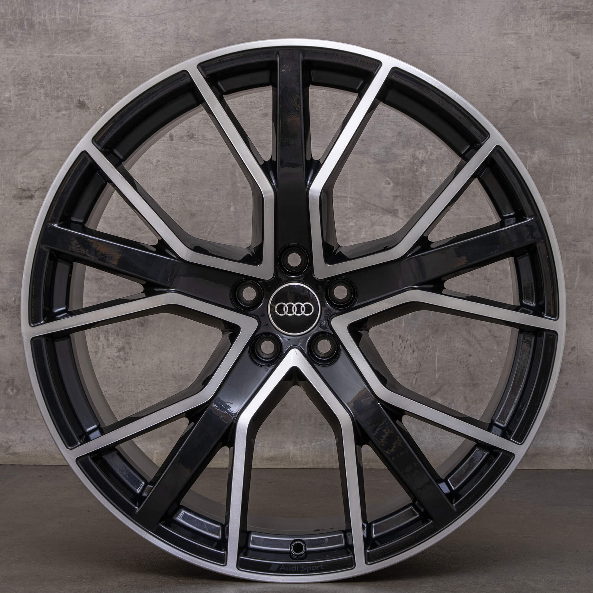Originální disky Audi Q8 SQ8 22 palců 4M8 4M8601025Q černé leštěné