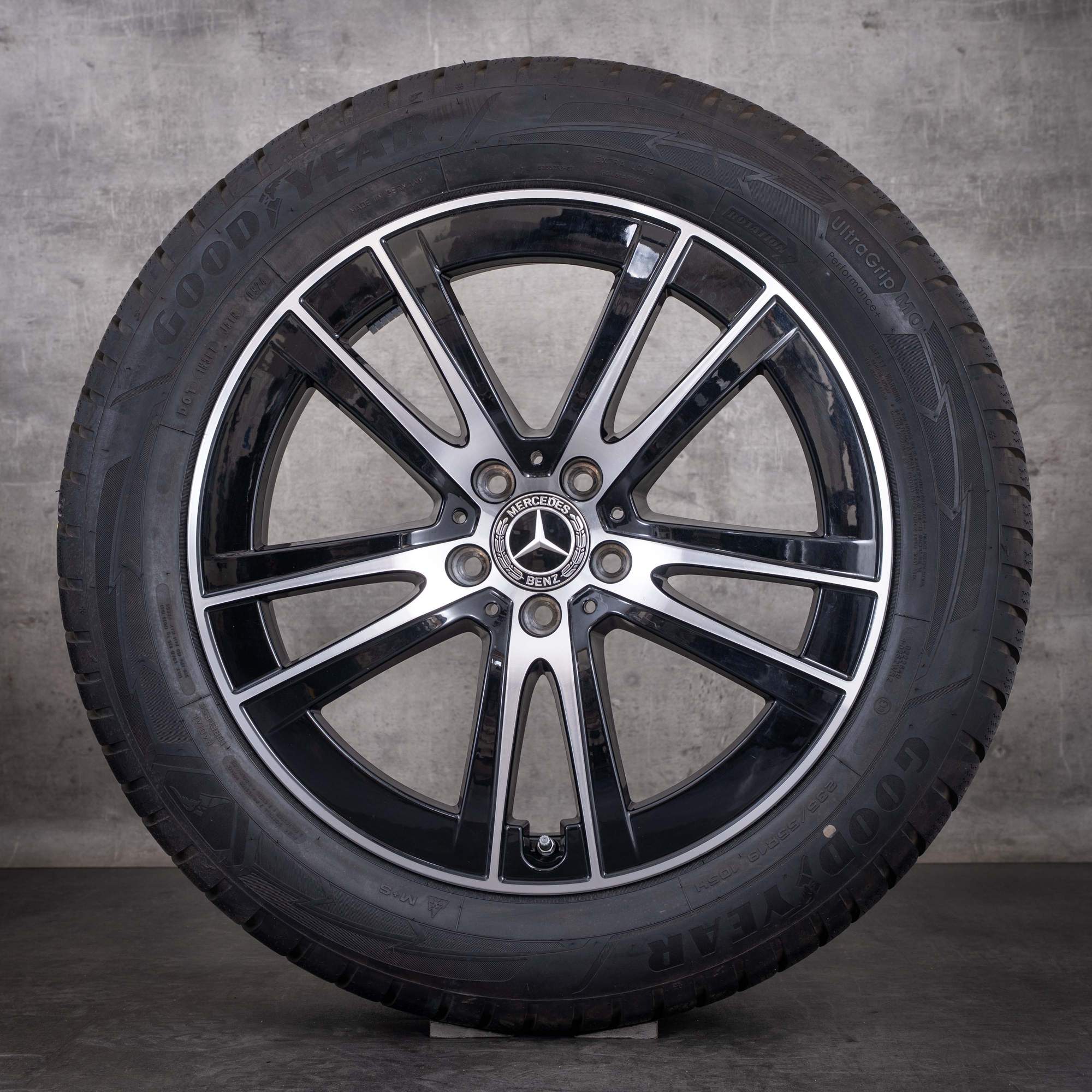 Oryginalne koła zimowe Mercedes-Benz GLC 19 cali C254 X254 A2544015700 czarne z efektem diamond cut