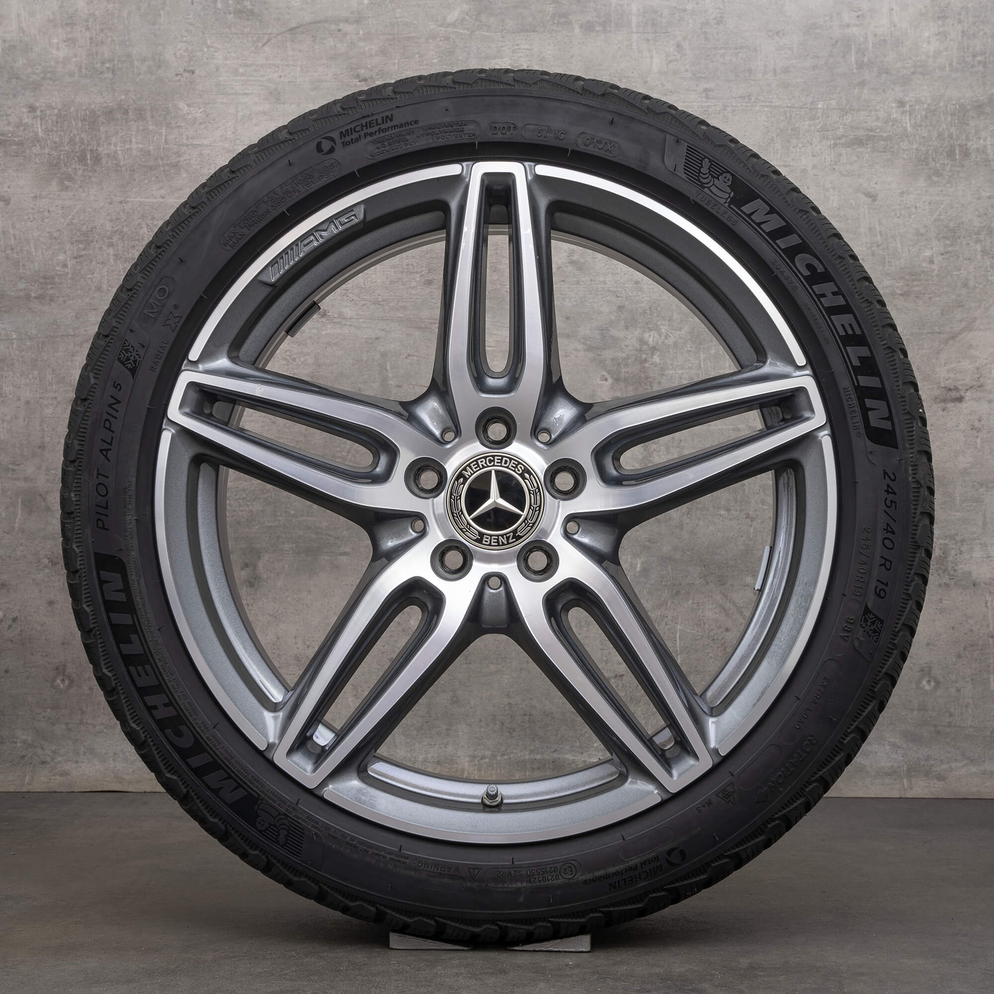 E53 AMG Mercedes benz 245/40 R19 4本 E53 AMG Mercedes benz 245/40 R19 4本