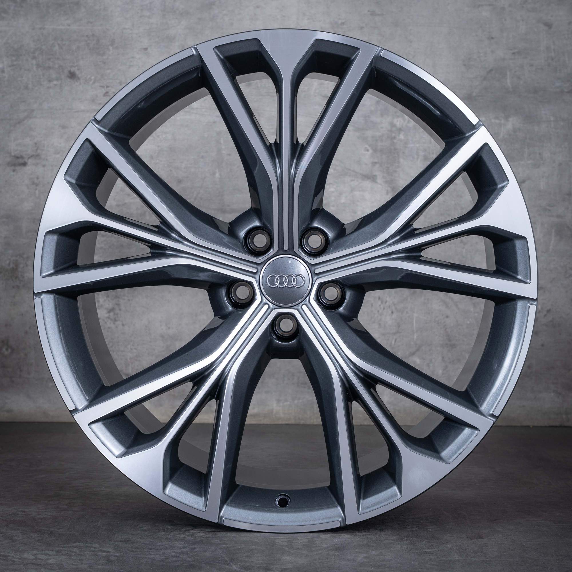 Original Audi Q8 SQ8 Winterräder 21 Zoll 4M8 Felgen 4M8601025S titan glanzgedreht NEU