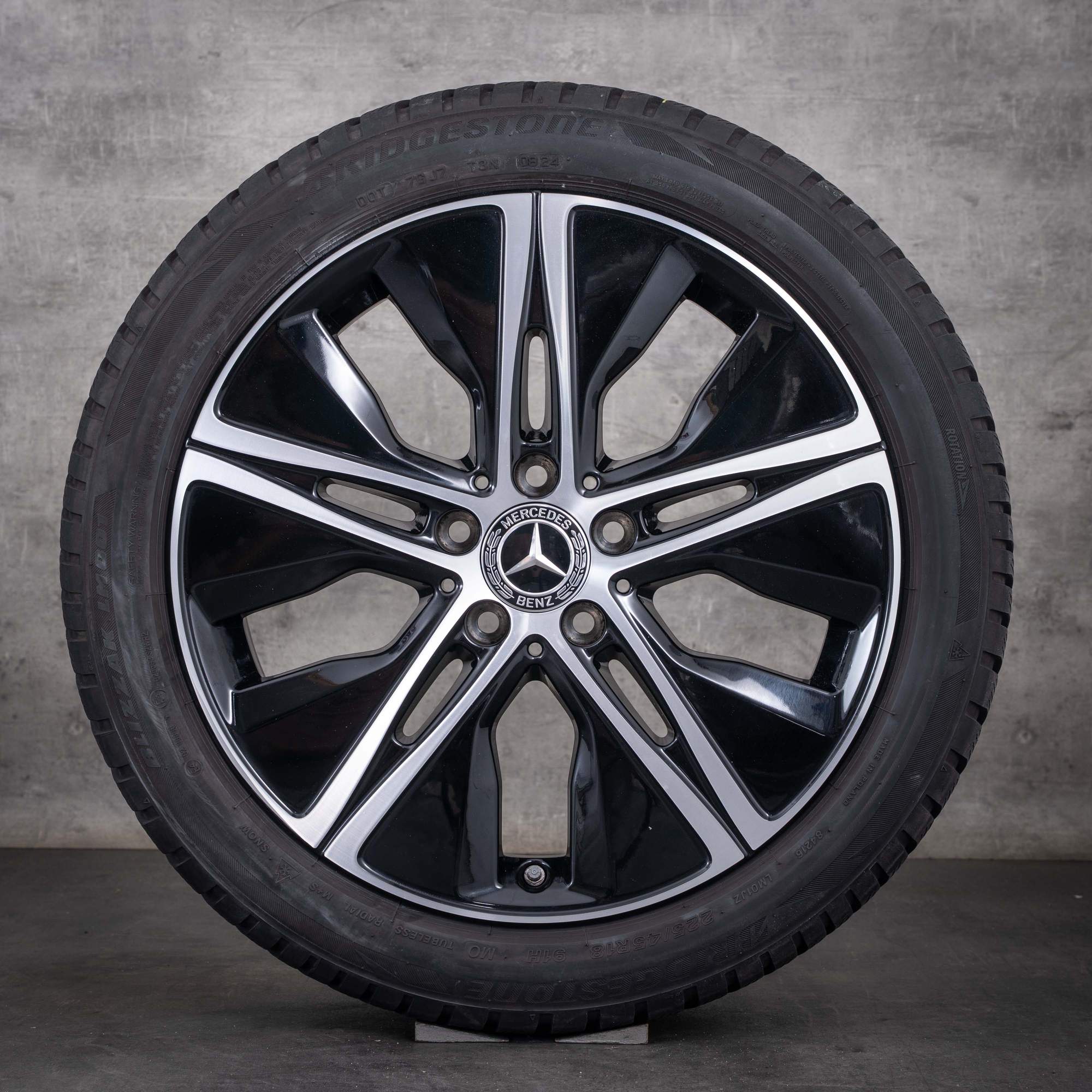 Pneus de inverno originais Mercedes-Benz Classe A, B e CLA 18 polegadas W177 V177 W247 C118 X118 A1774010500, pretas com acabamento diamantado