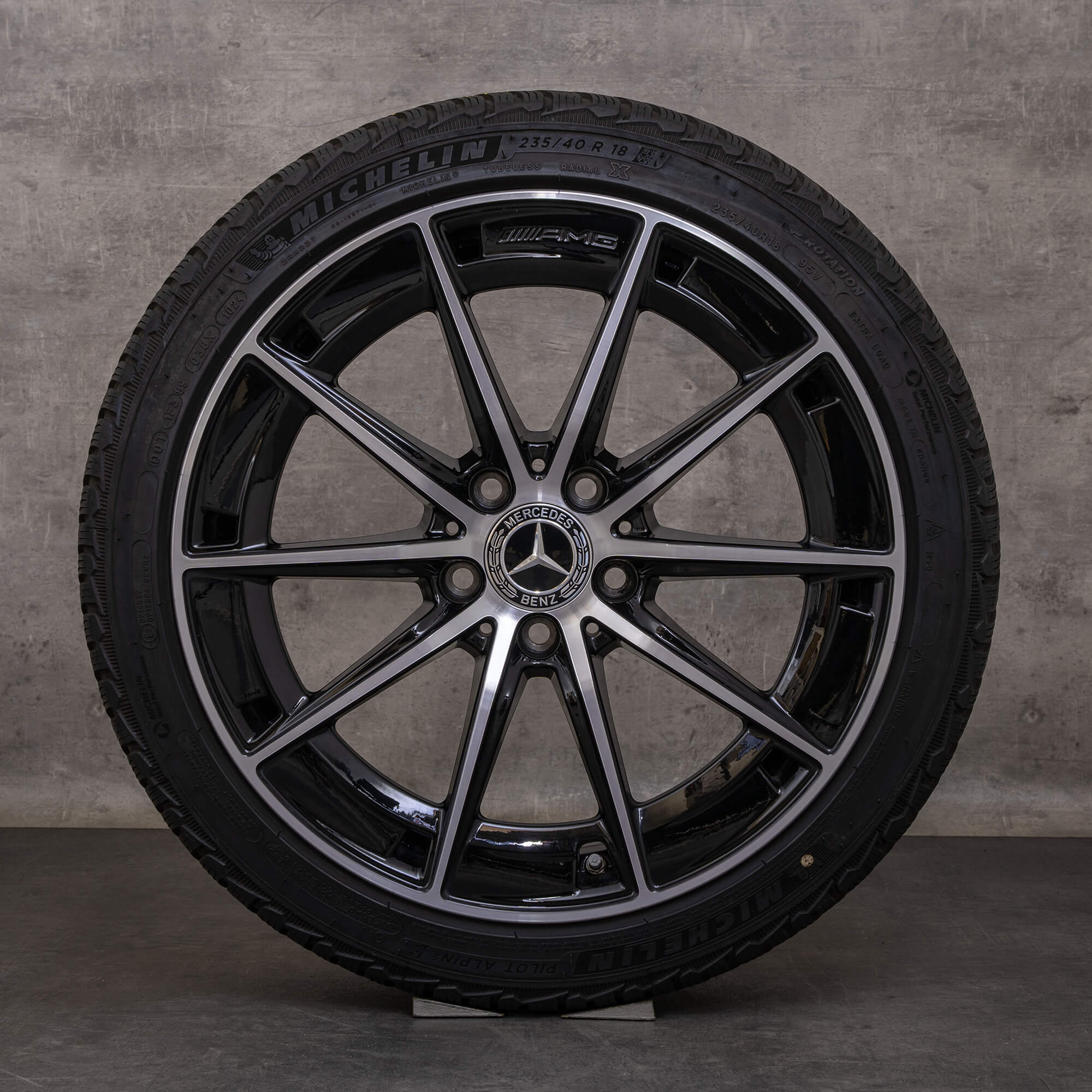 Alkuperäiset Mercedes Benz CLA 35 AMG talvirenkaat 18 tuuman C118 vanteet A1184010500 musta kiillotettu
