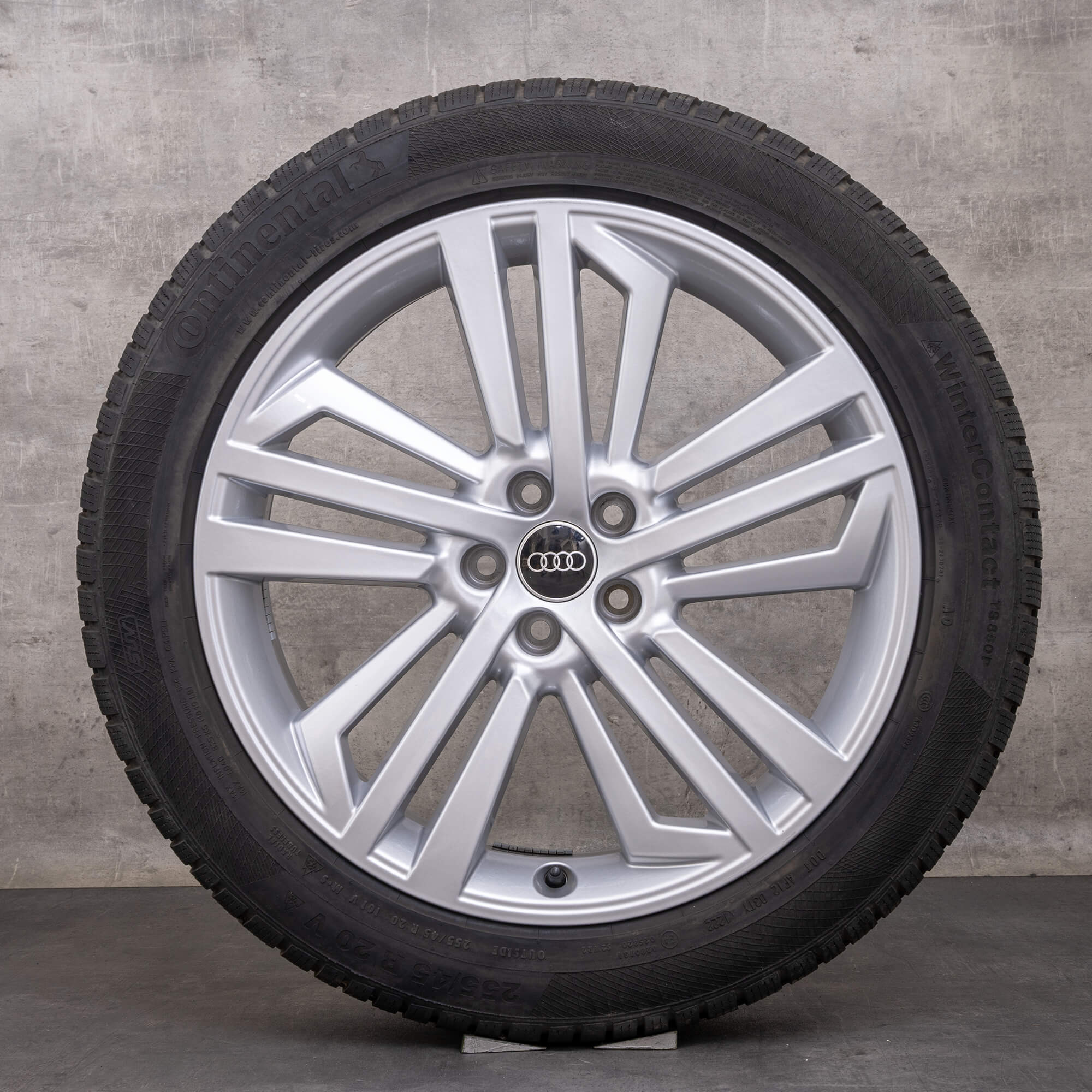 Alkuperäiset Audi Q5 SQ5 talvirenkaat 20 tuuman FY vanteet 80A601025L DOT 22 hopea