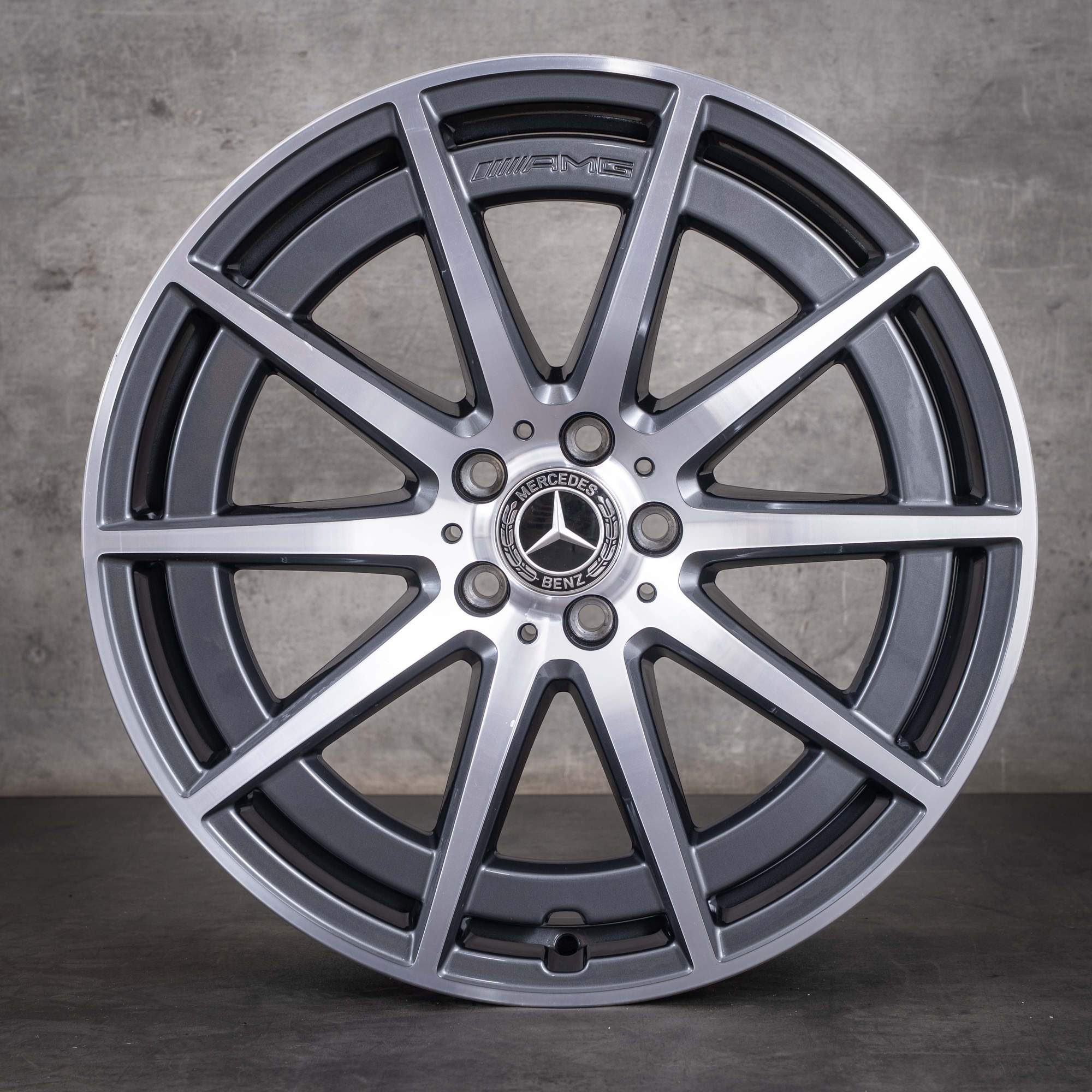 Oryginalne felgi Mercedes-Benz GLE AMG 20 cali 53 63 S 4Matic+ V167 C167 A1674014000 A1674014100 10-ramienne felgi w kolorze himalaya grey przednie z efektem diamond cut