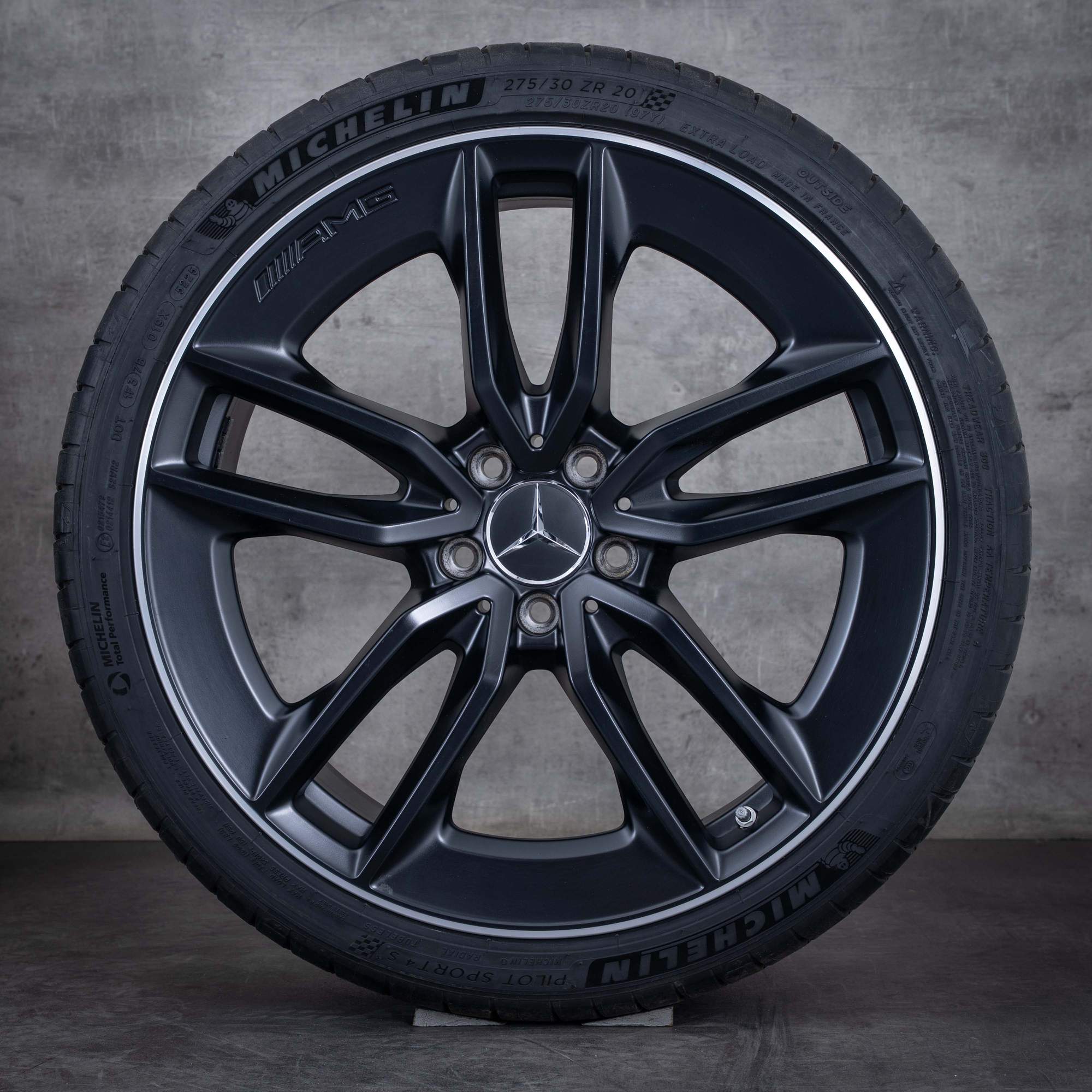 Alkuperäiset Mercedes Benz E-sarjan E43 E53 AMG vanteet 20 tuuman W213 S213 A238 C238 kesäpyörät A2134014900 A2134015000 musta matta kiillotettu