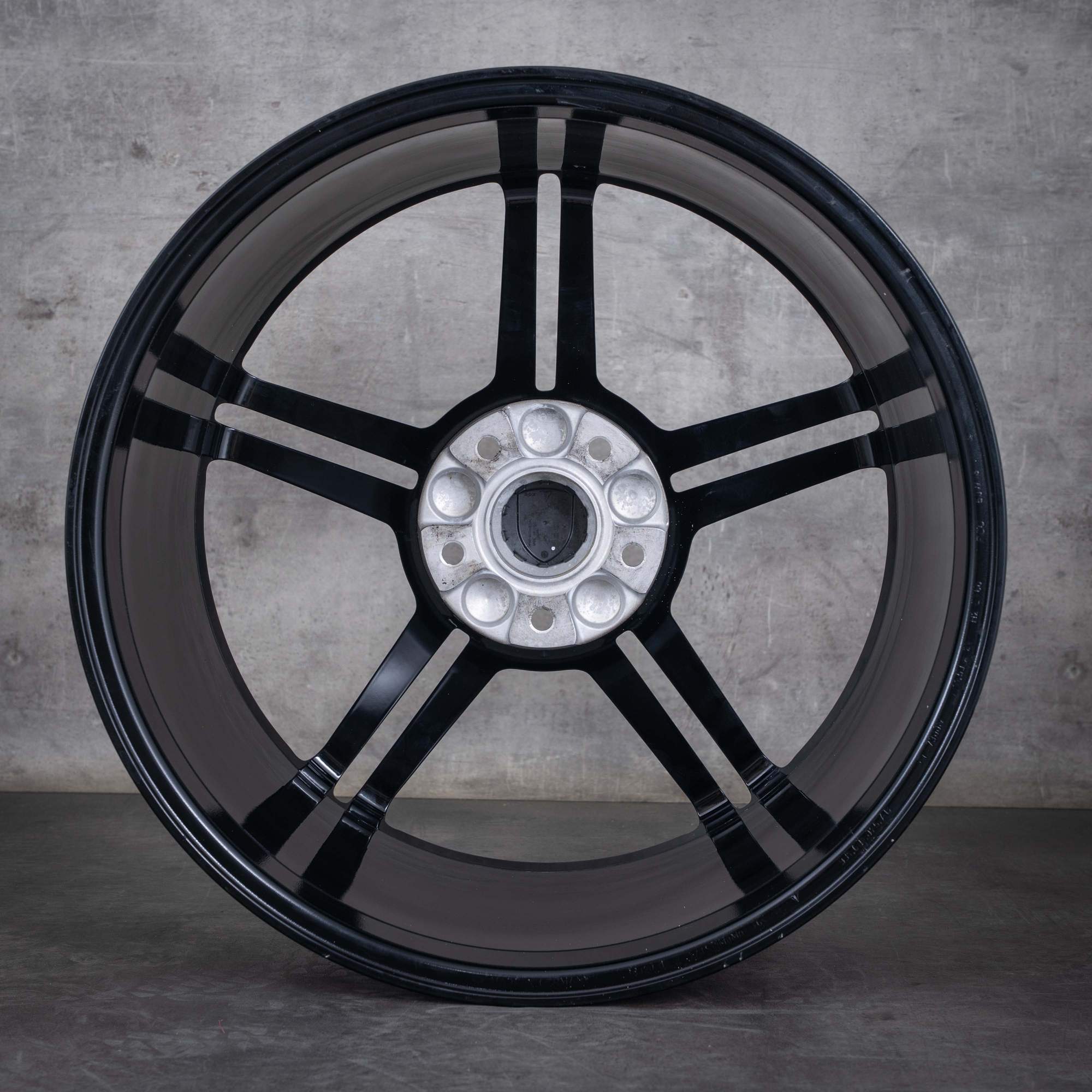 Alkuperäiset Porsche Taycan vanteet 21 tuumaa 9J1 I & II 9J1601025AB musta hopea kiiltävä