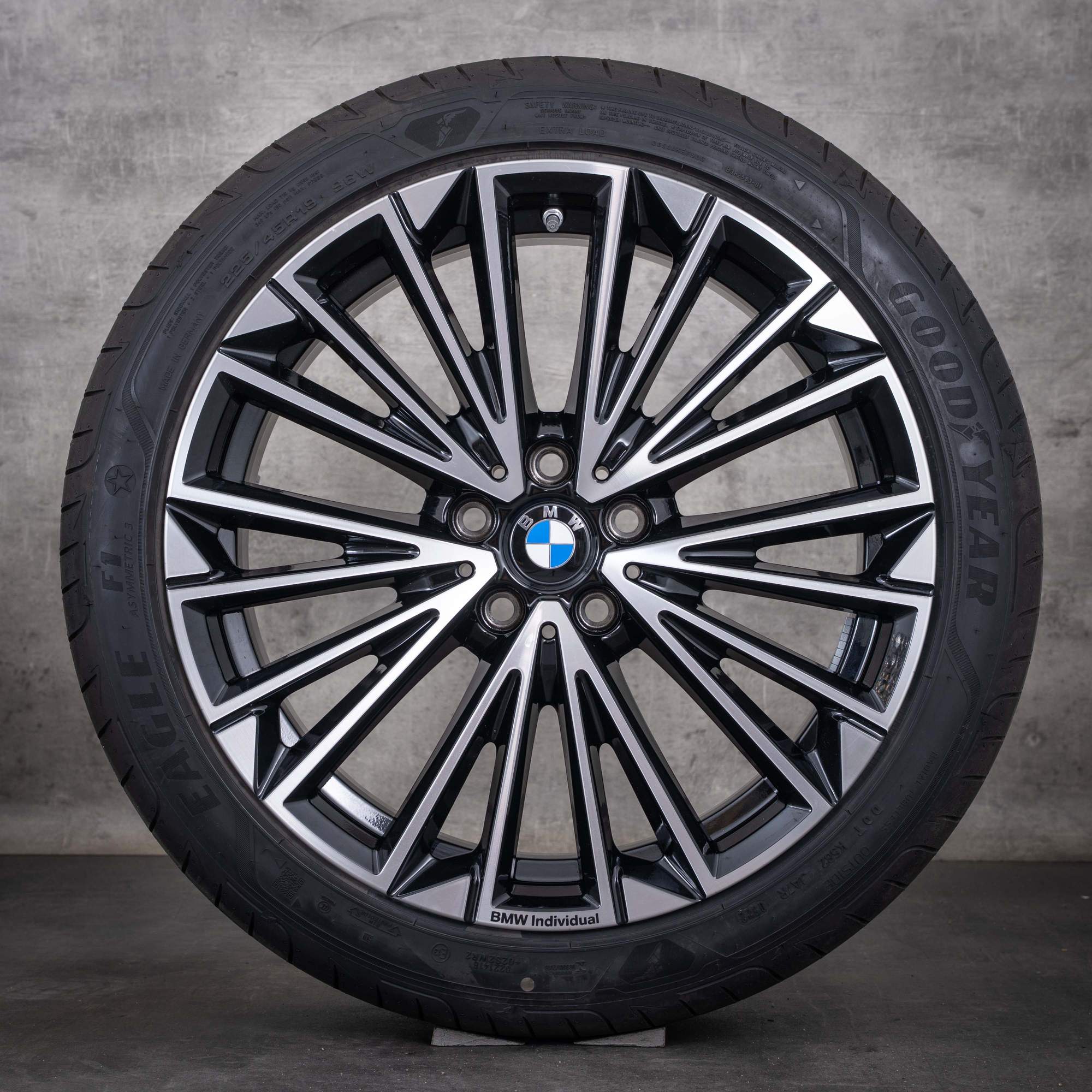 Originální 19palcové disky BMW řady 2 U06 Active Tourer letní kola Styling 839I 6891180 černé diamond cut