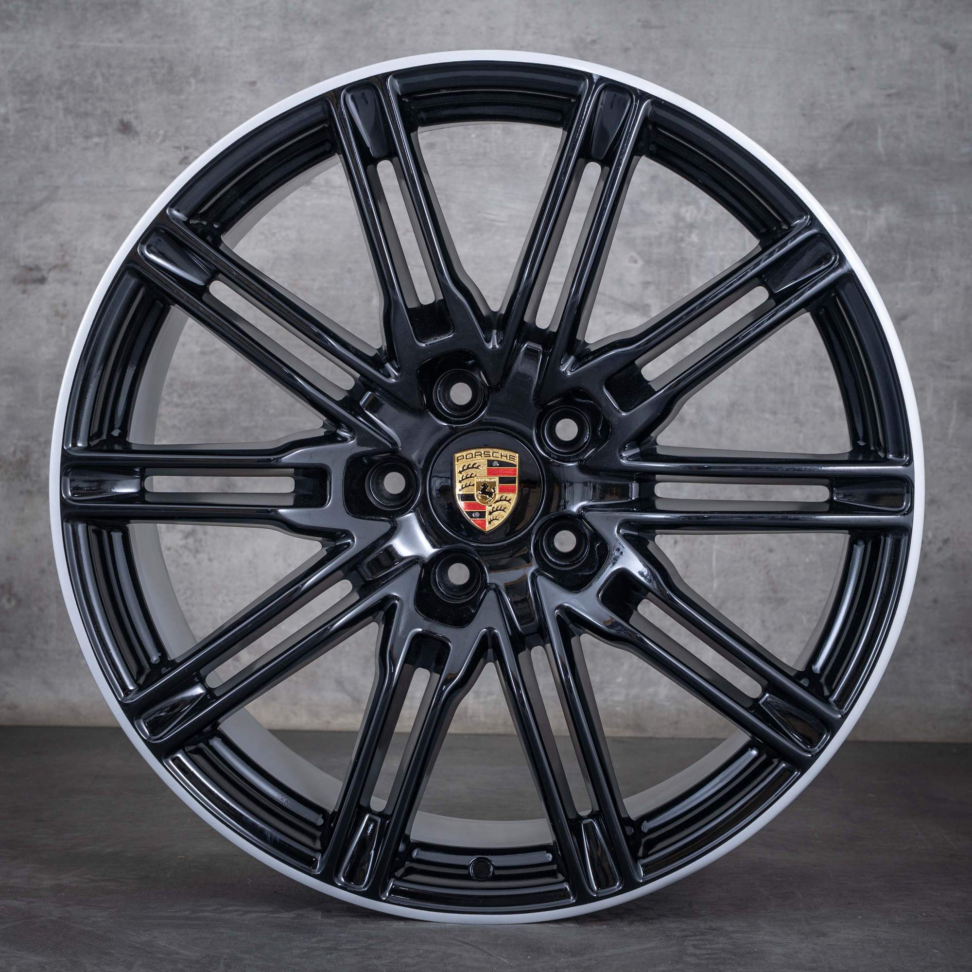 Alkuperäiset Porsche Cayenne 21 tuuman 958 E2 7P5601025L mustan hopean kiiltävät vanteet