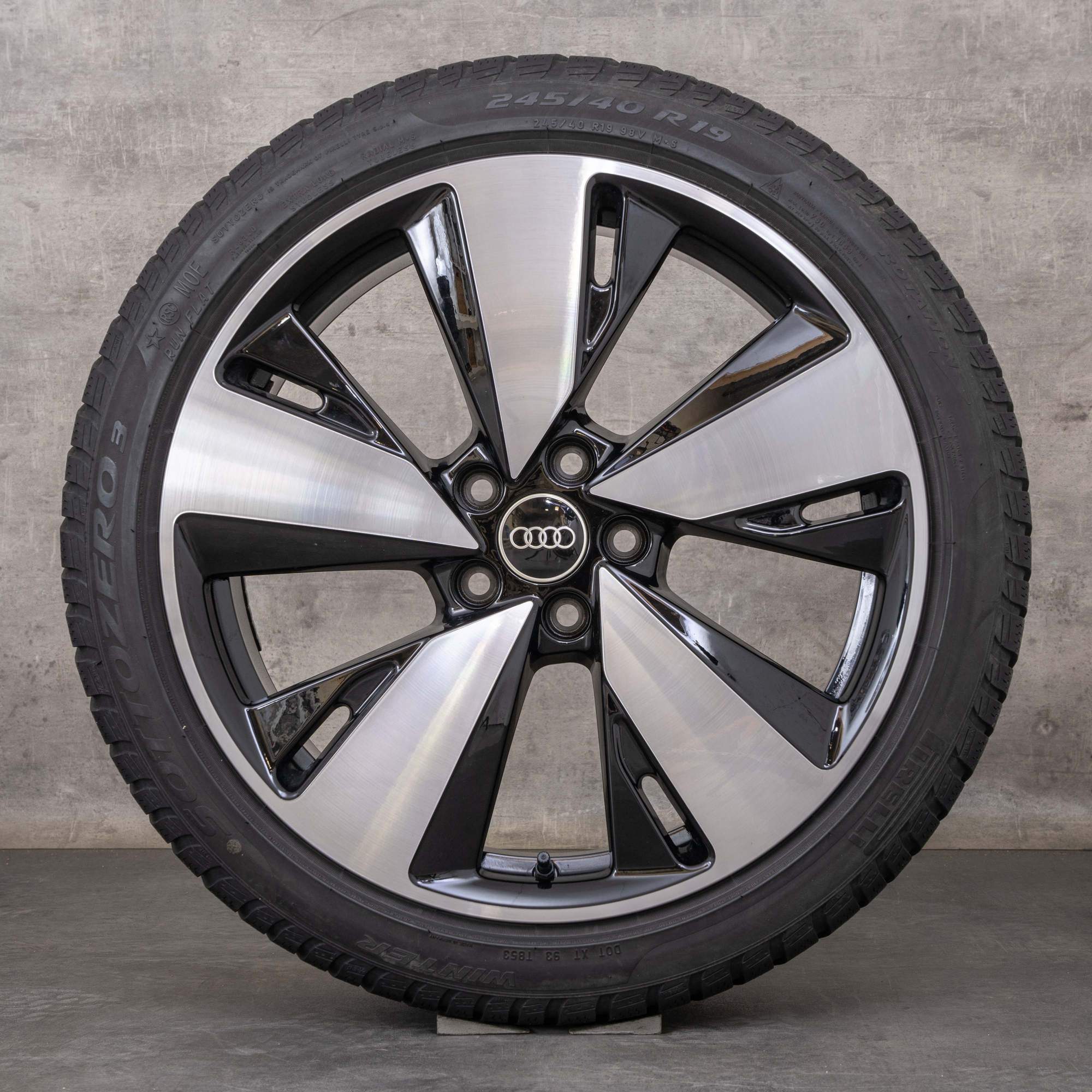 Oryginalne koła zimowe Audi A5 S5 19 cali felgi B10 8B3601025AR czarne polerowane toczone
