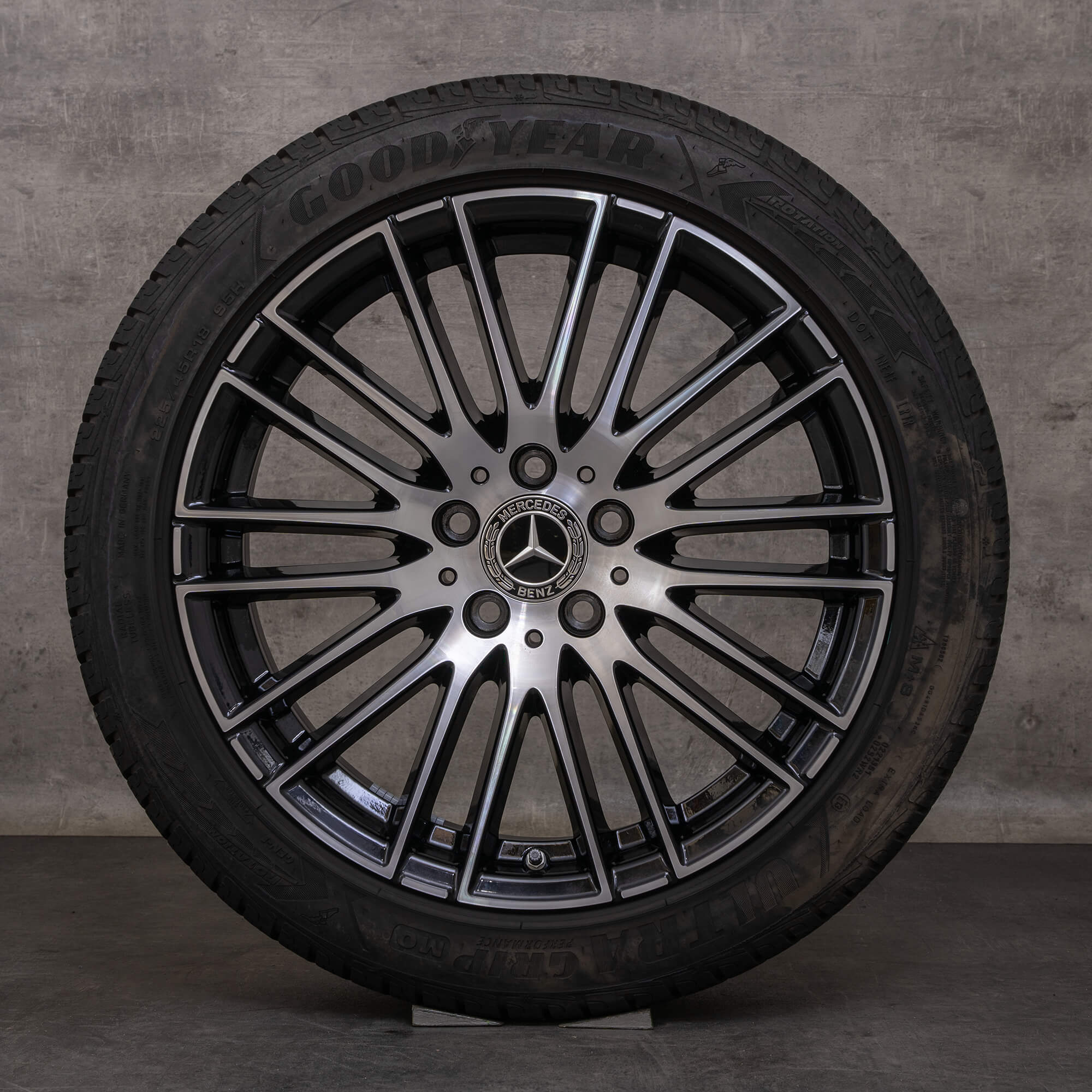 Alkuperäiset Mercedes Benz C-sarjan talvirenkaat 18 tuuman W206 S206 vanteet A2064014900 musta kiillotettu