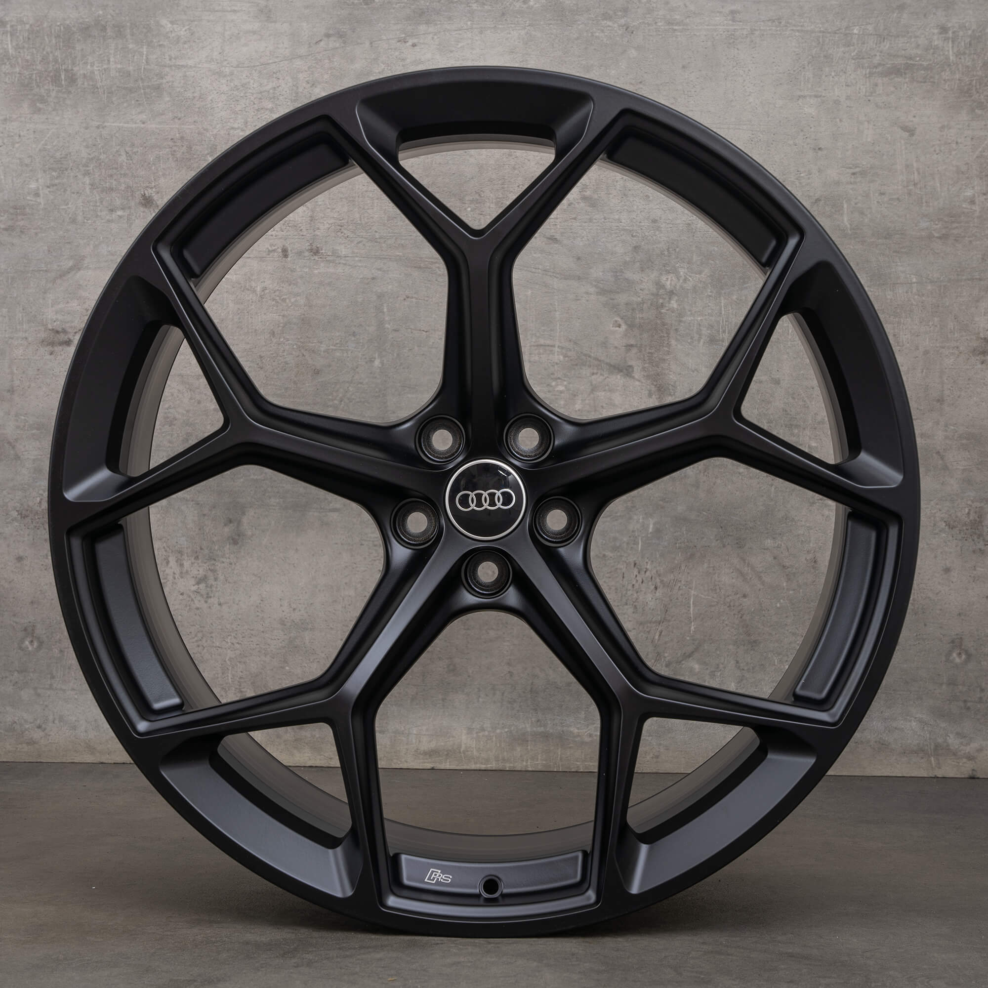 Original Audi RS Q8 4M8 23 Zoll Felgen 4M8601025CM schwarz matt Alufelgen NEU