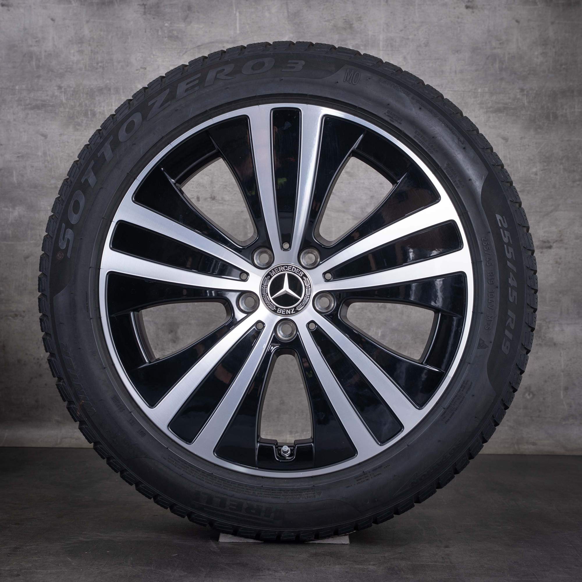 OEM Mercedes-Benz EQE 19inch V295 winter wheels A2954011200 black front diamond cut - wheel 4 of 4