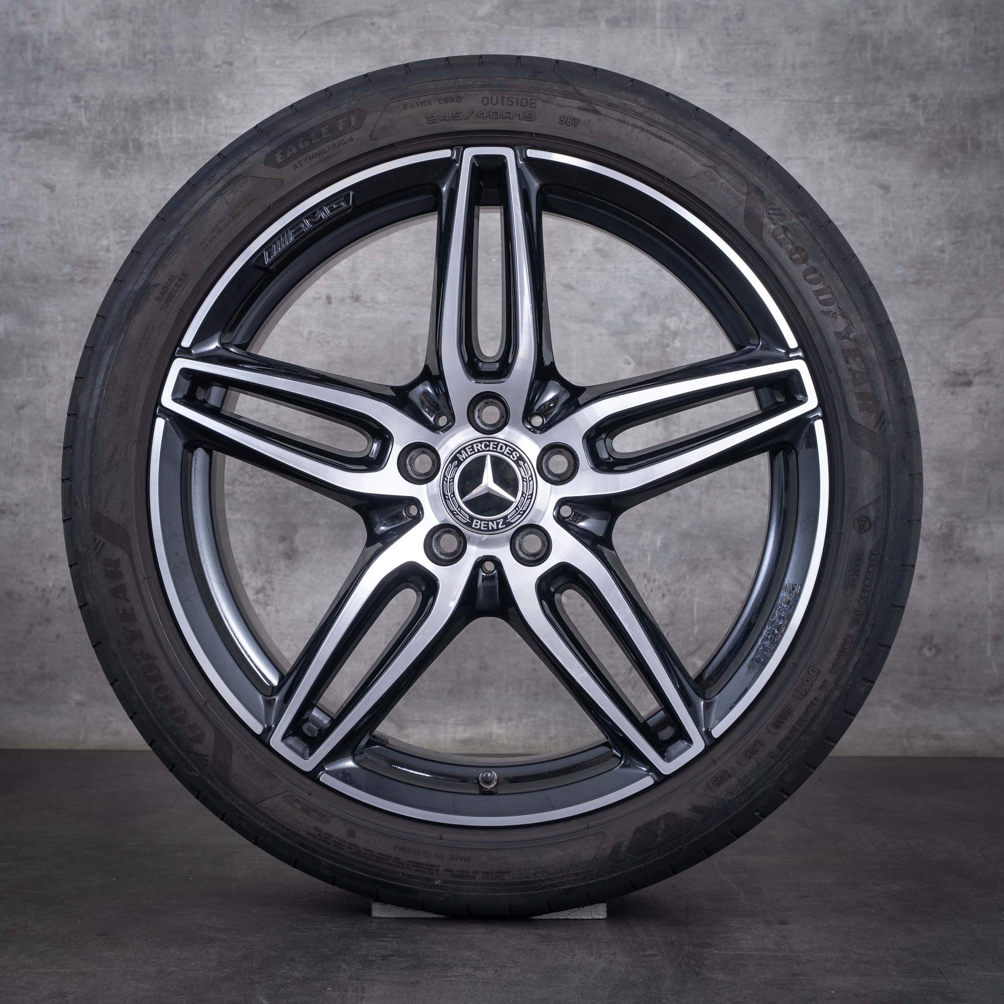 Original Mercedes Benz E-Klasse AMG Felgen 19 Zoll W213 S213 C238 A238 Sommerräder A2134012000 A2134012100 schwarz front glanzgedreht