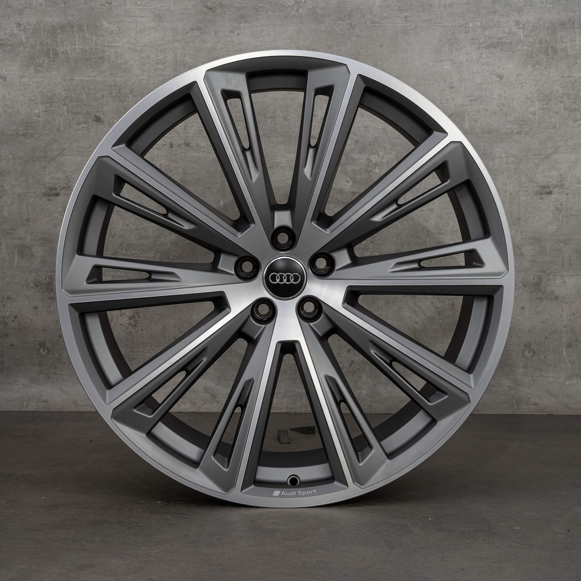 Audi 23 palcové ráfky Q8 SQ8 4M8 hliníkové 4M8601025R lichoběžník 10J x 23 ET 15