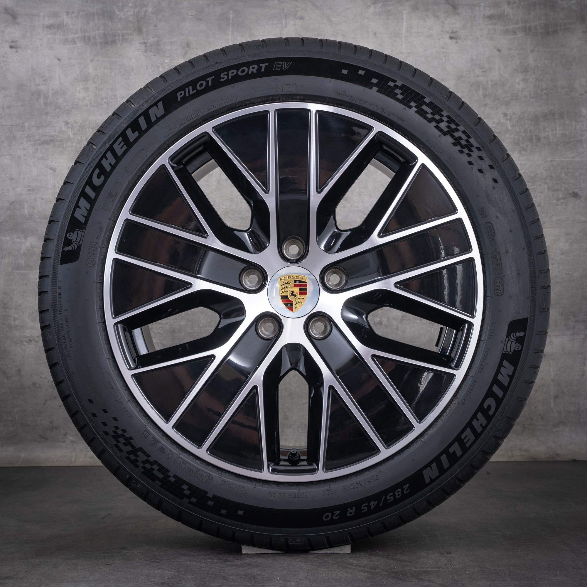 Alkuperäiset Porsche Macan -talvirenkaat 20 tuuman H2 Electric -vanteet 95C044600B diamond cut musta