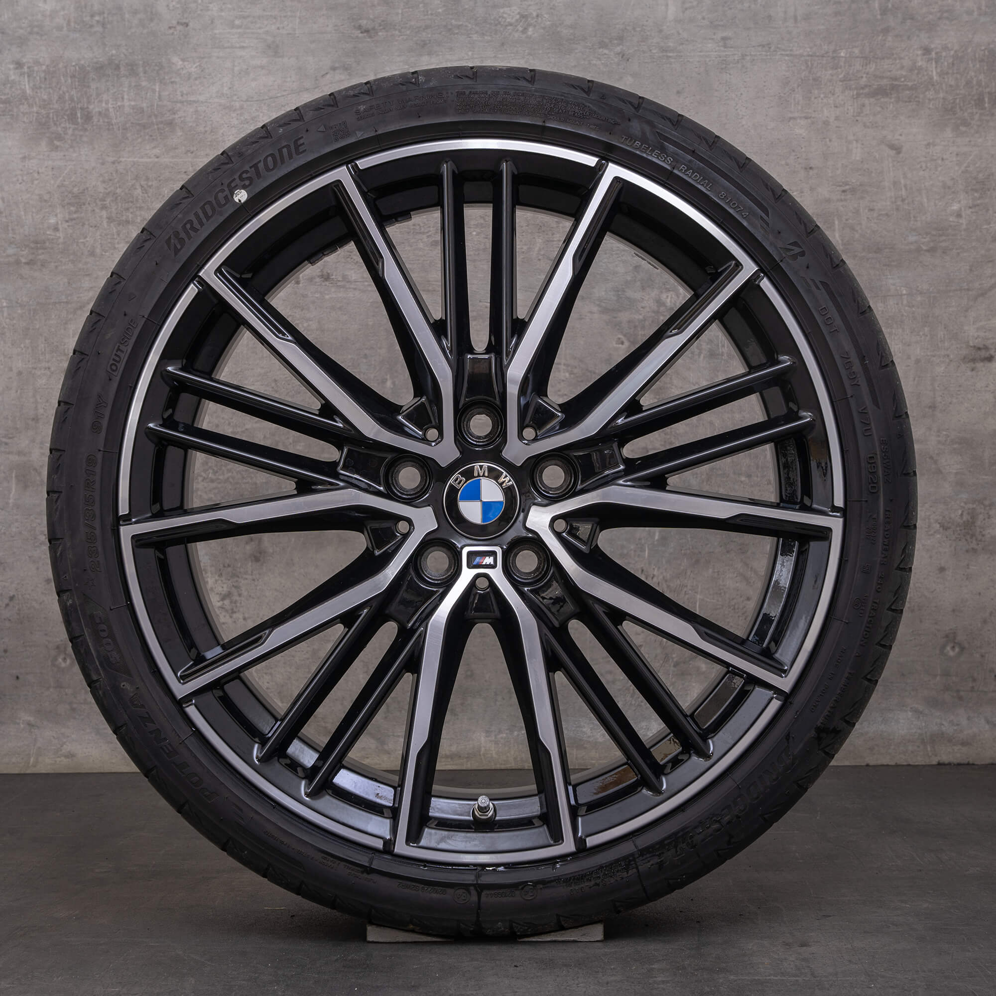 Original 19palcové ráfky na auto BMW řady 1 2 F40 F44 Gran Coupe letní kola Styling 552 M 8092356 černá lesklá soustružená