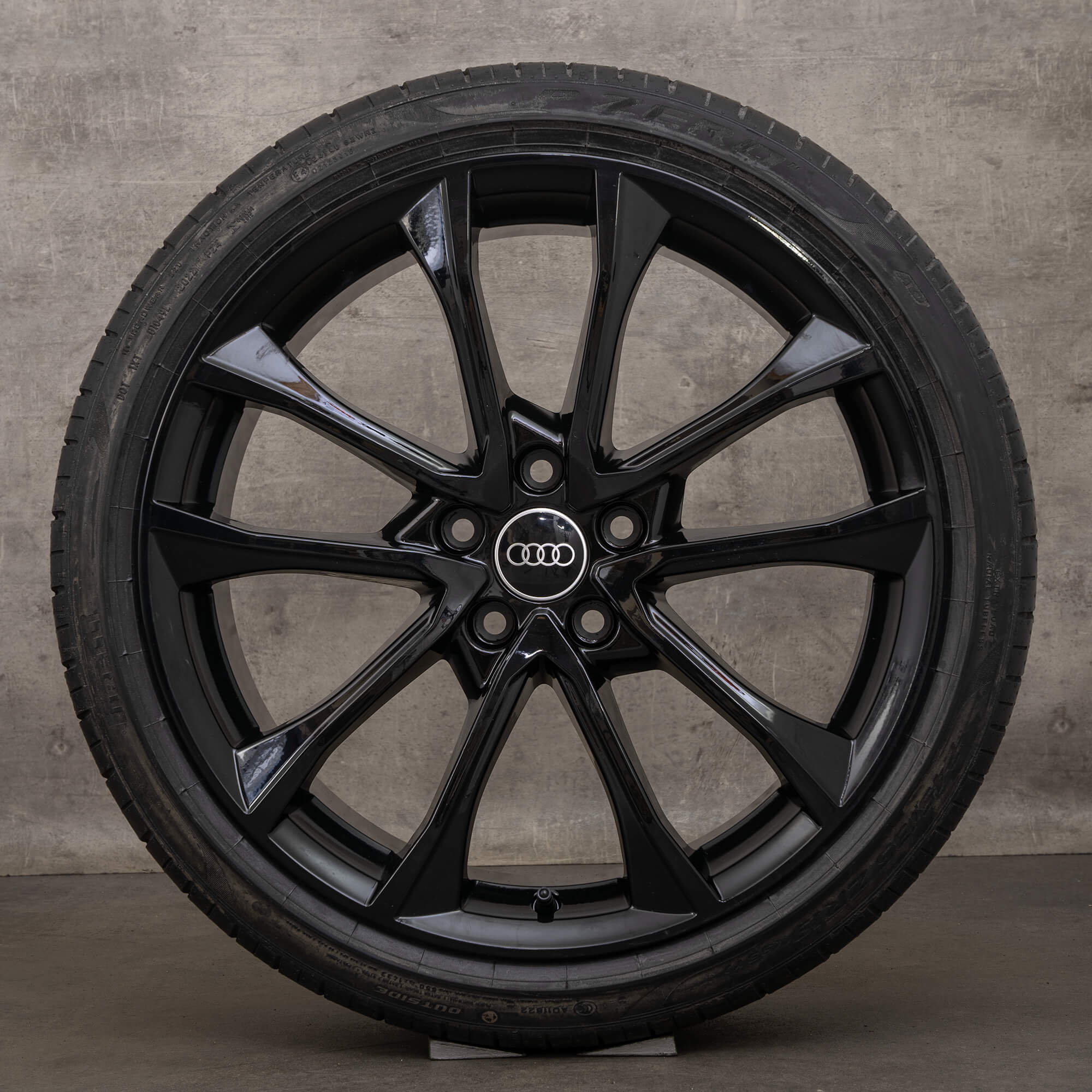 Aidot Audi A4 S4 alkuperäiset vanteet 19 tuuman B9 8W kesäpyörät 8W0601025BF musta kiiltävä