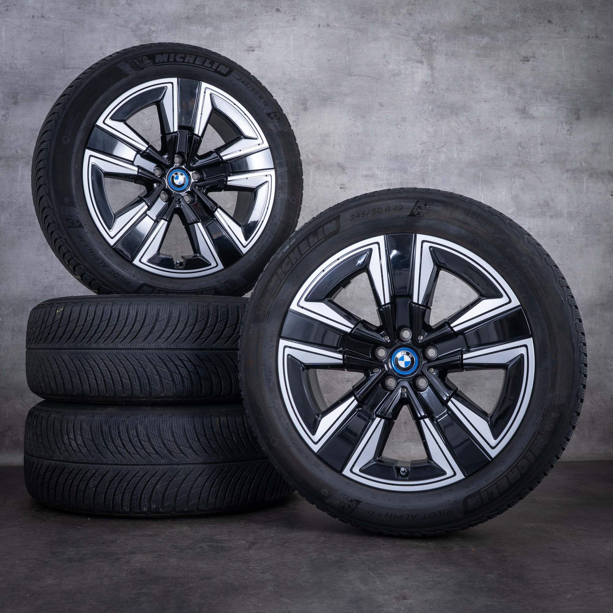 Original BMW iX3 Winterräder 19 Zoll G08 Felgen Styling 842 6895627 jet black uni silber