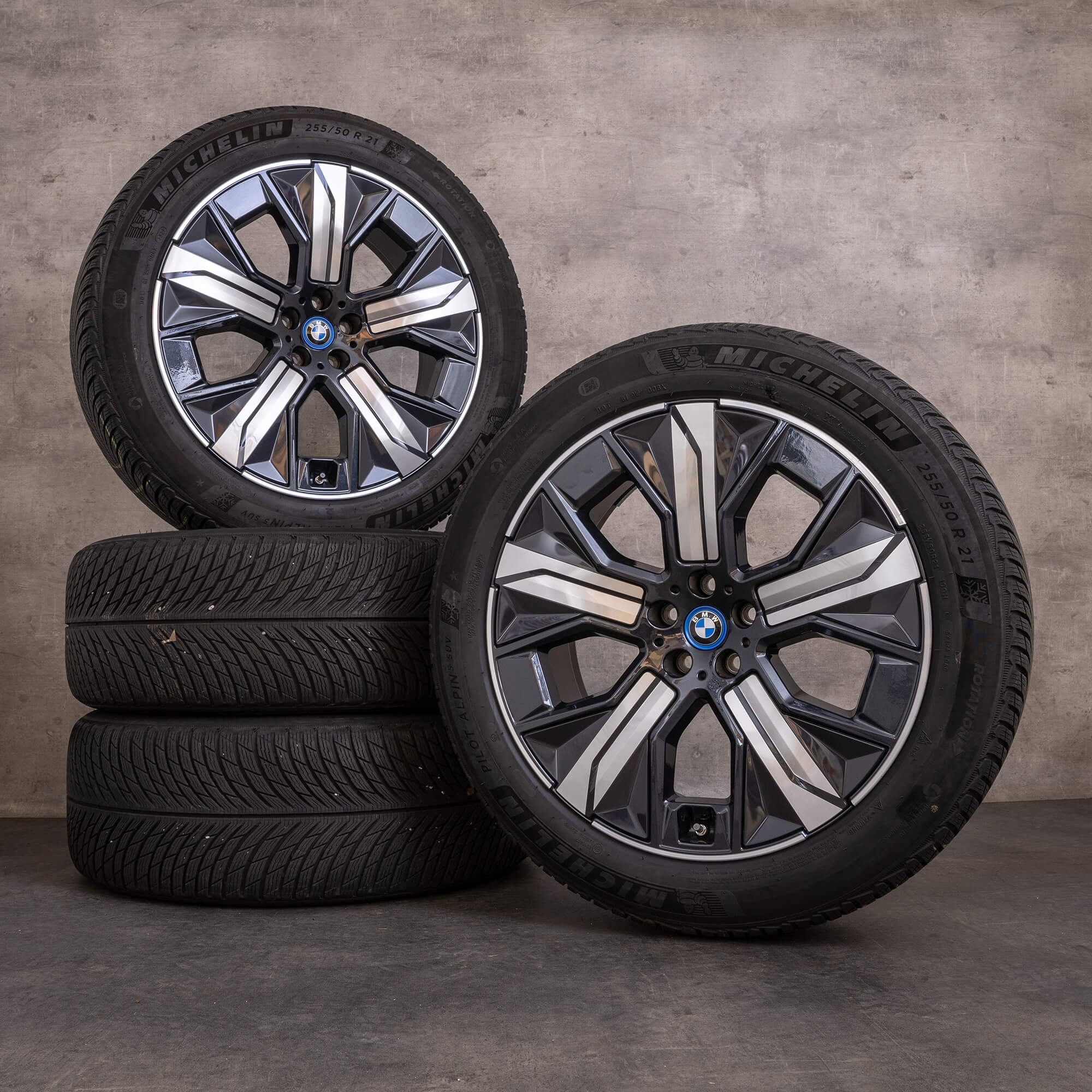 Alkuperäiset BMW iX -talvirenkaat 21 tuumaa i20-vanteet malli 1012 Aerodynamik 5A41F90 diamond cut midnight grey