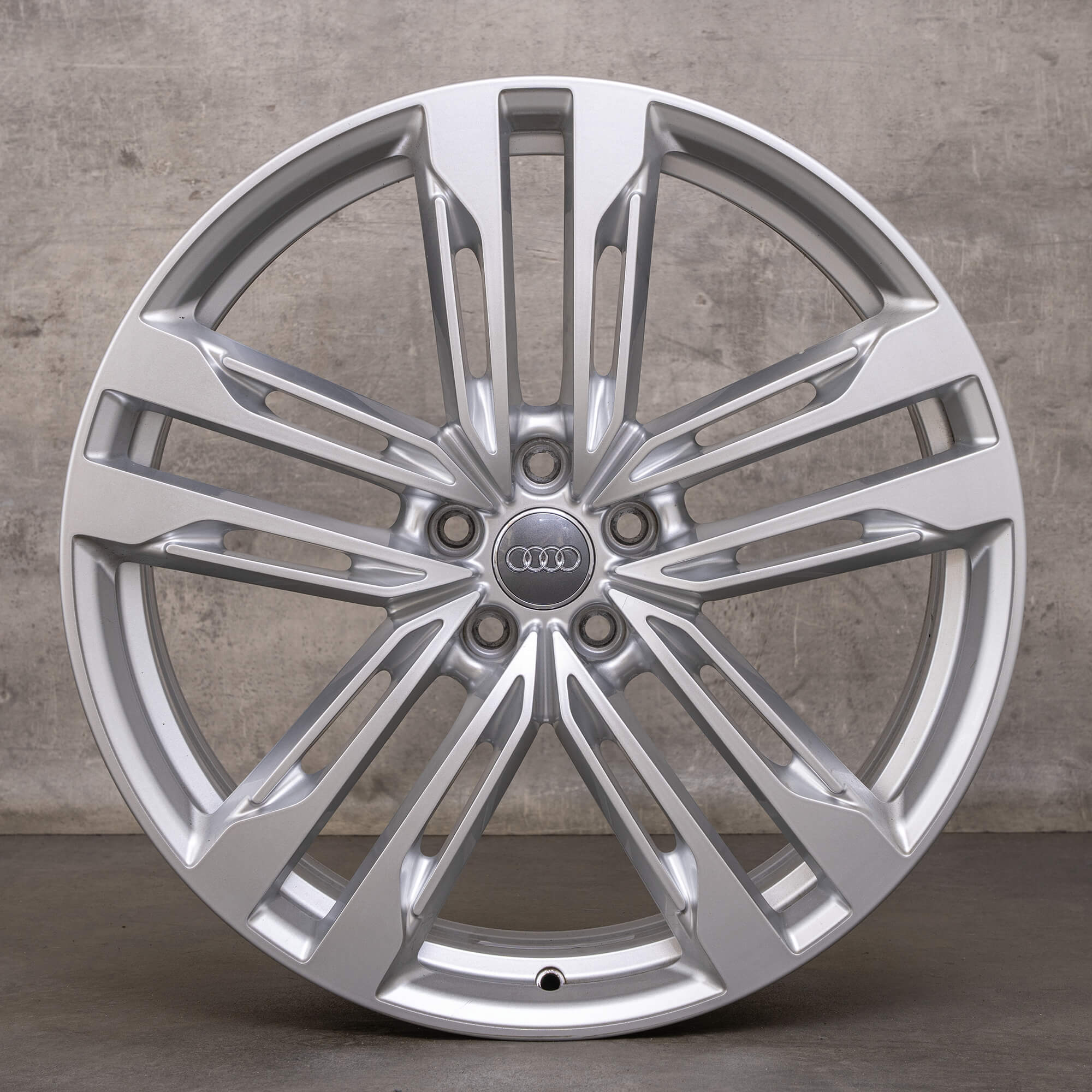 Jantes d'origine Audi A6 S6 21 pouces 4K C8 4K0601025AP argent