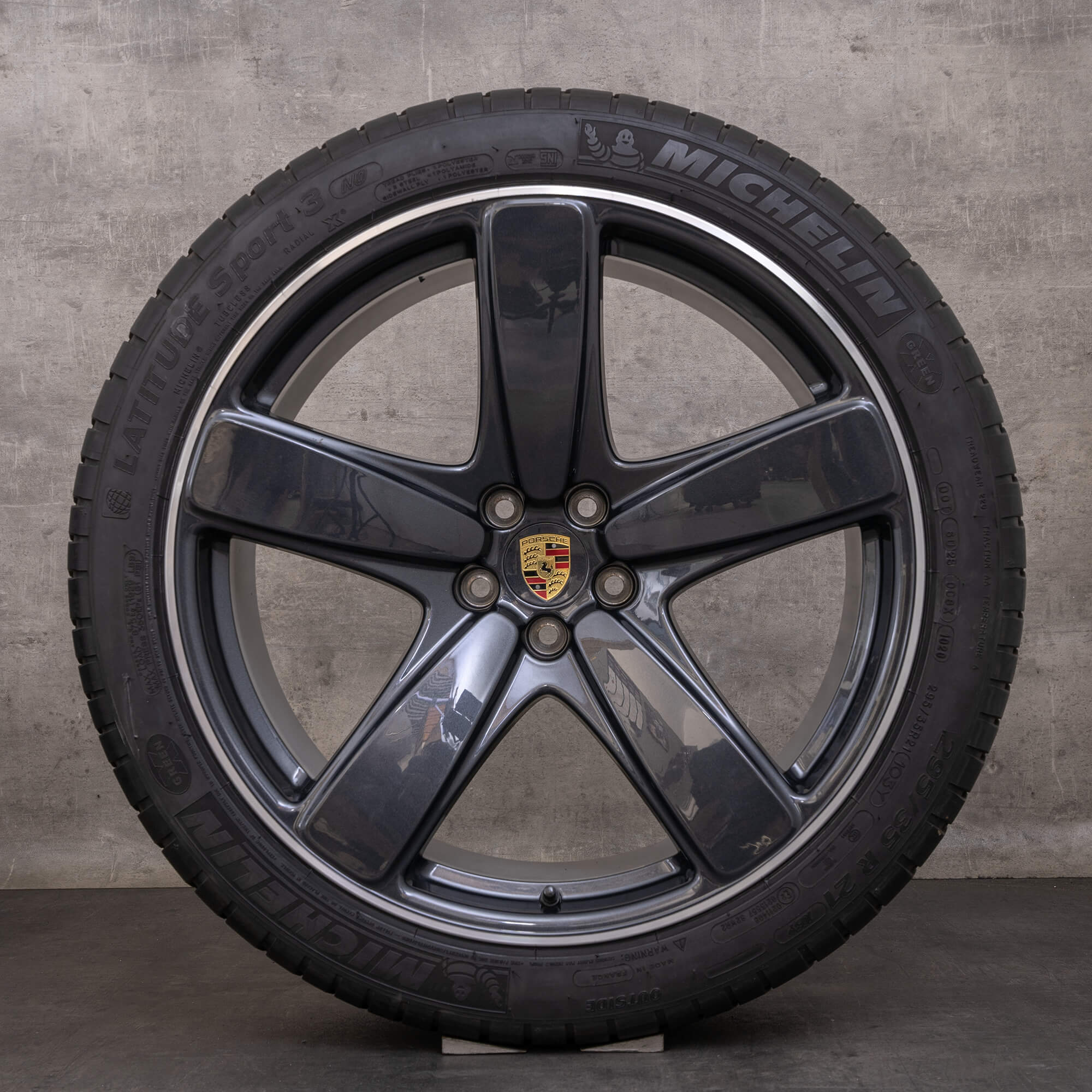 OEM Porsche Macan II snow tire packages 21 inch rims 95B601025EF