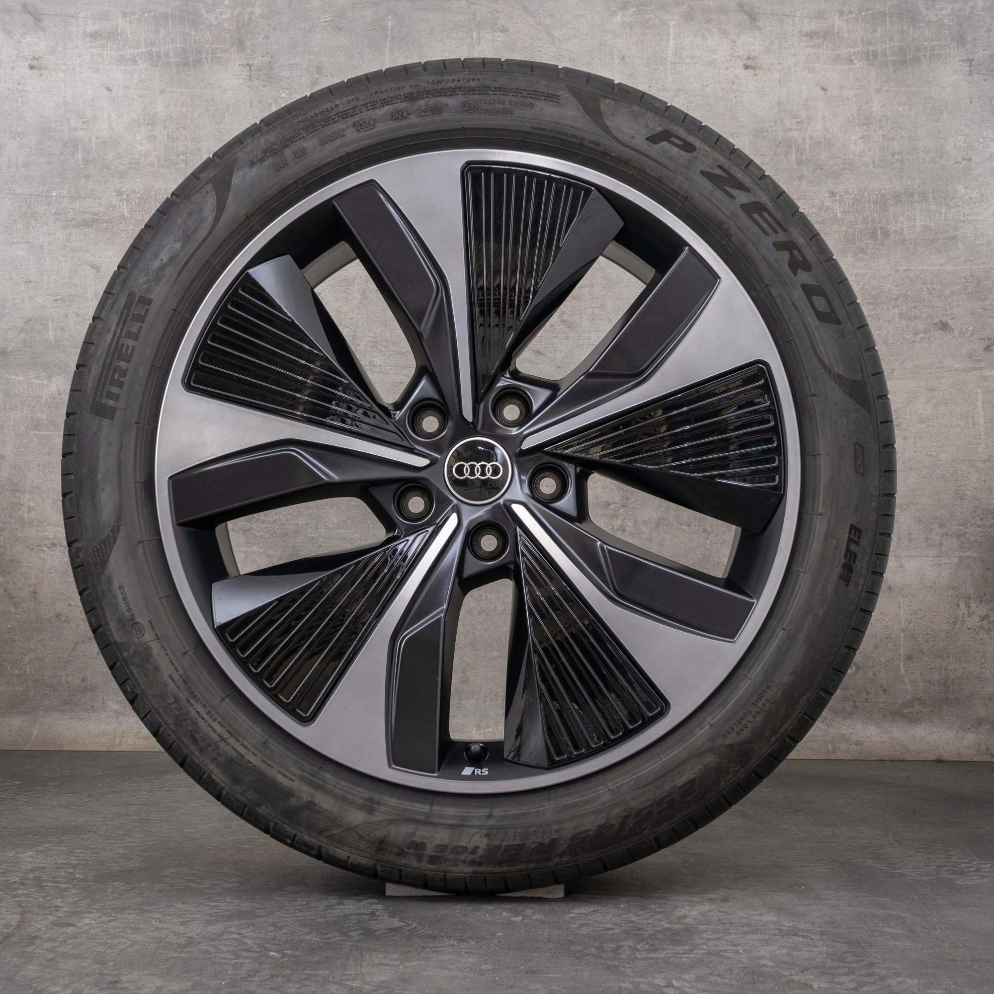 Original Audi Q6 SQ6 e tron GF Felgen 21 Zoll Sommerreifen 85H601025AQ 85H601025AR schwarz matt glanzgedreht