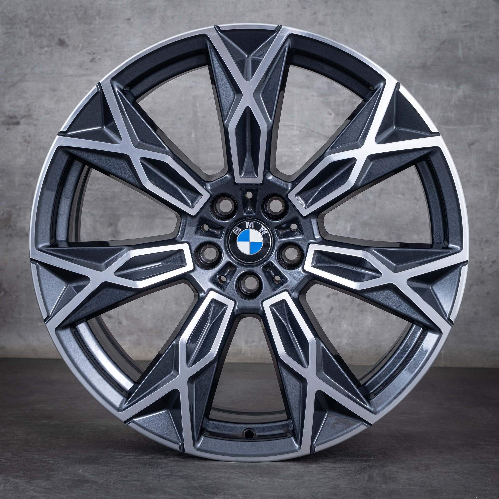 Oryginalne felgi BMW serii 7 i7 X3 20 cali G70 G45 Styling 905 5A19DE4 5A19DE5 midnight grey Polerowane