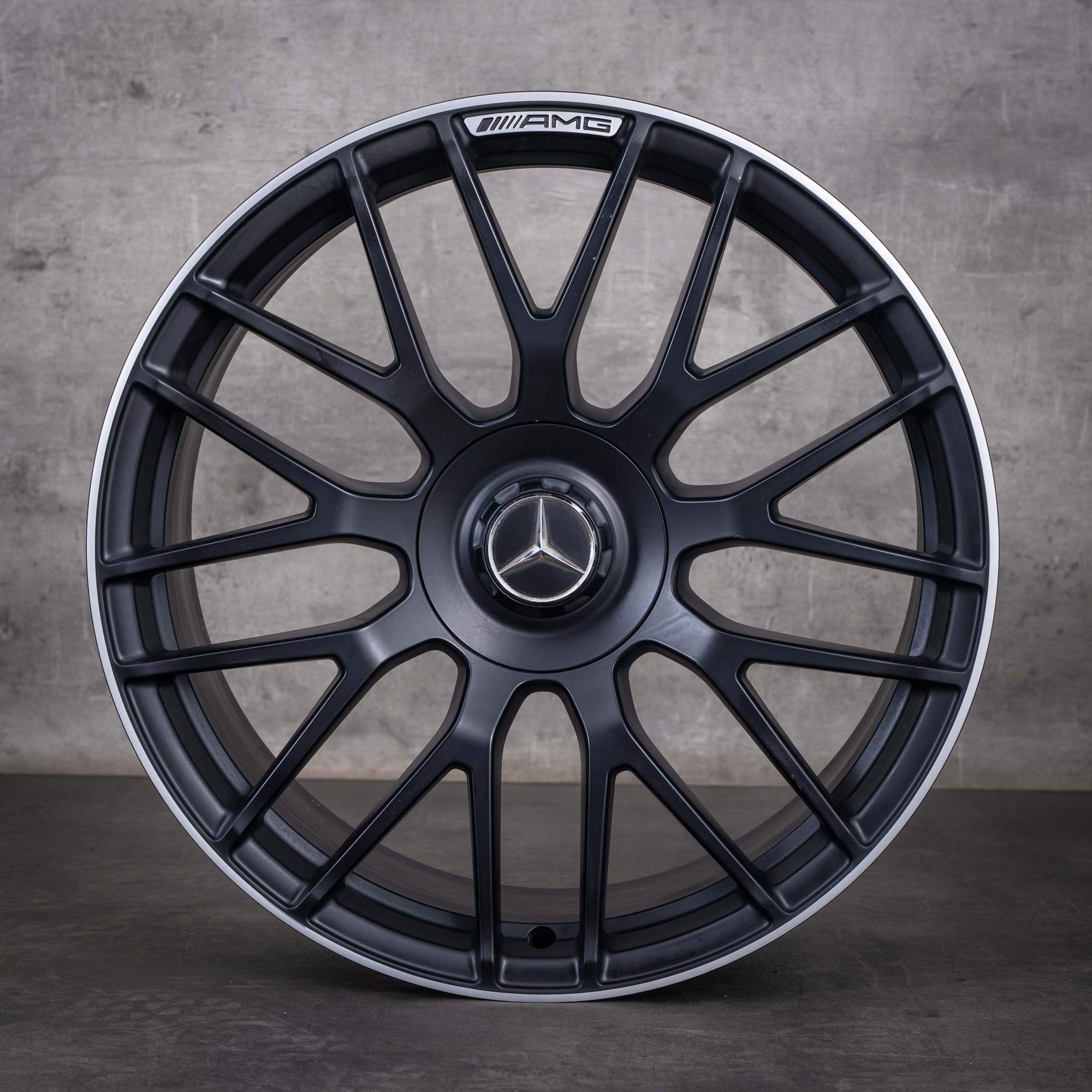 Alkuperäiset Mercedes-Benz C-sarjan C63 S AMG -vanteet 19 tuumaa W205 S205 A2054011700 A2054011800 mattamusta diamond cut