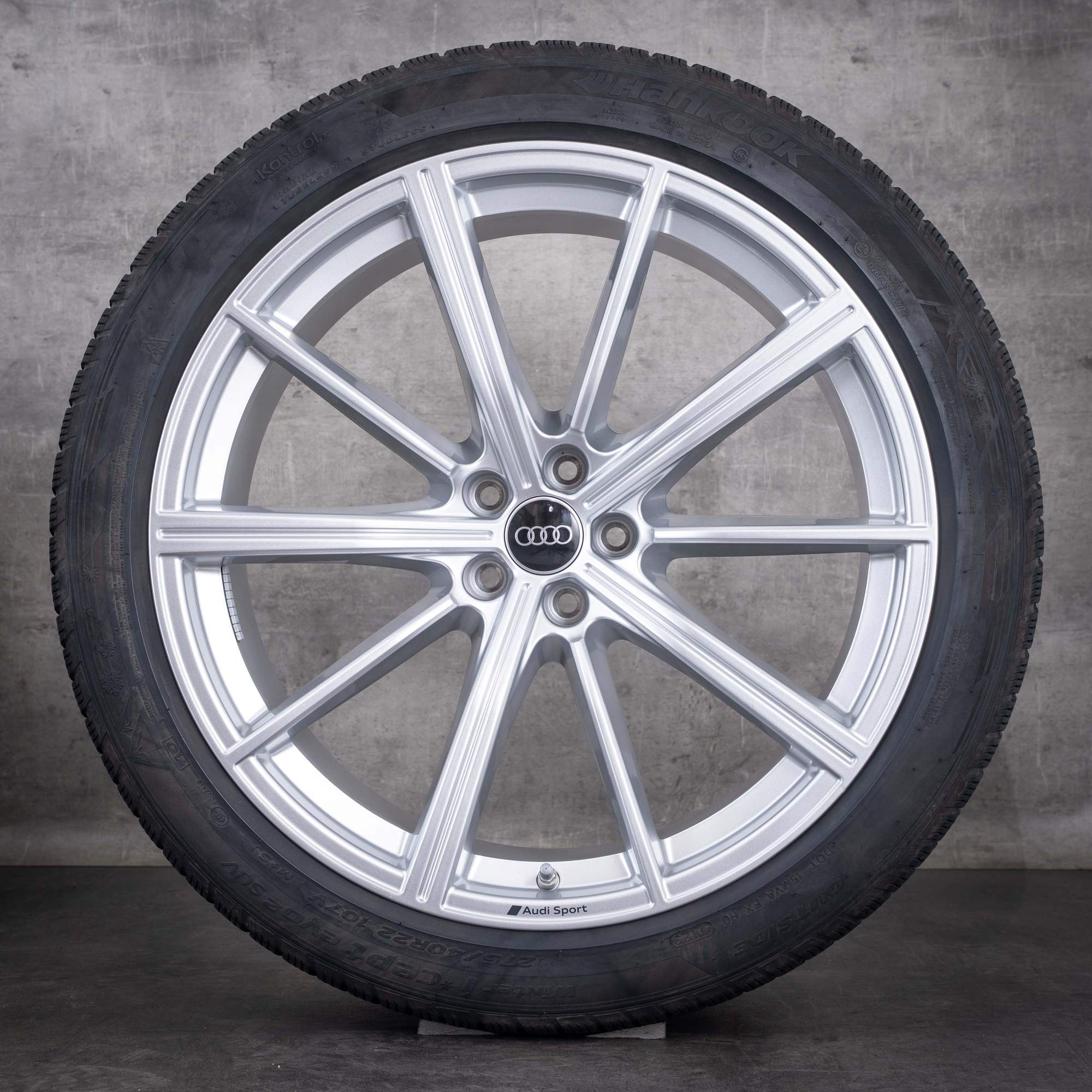 Original Audi RS Q8 Winterräder 22 Zoll 4M8 Felgen 4M8601025DB silber glanz