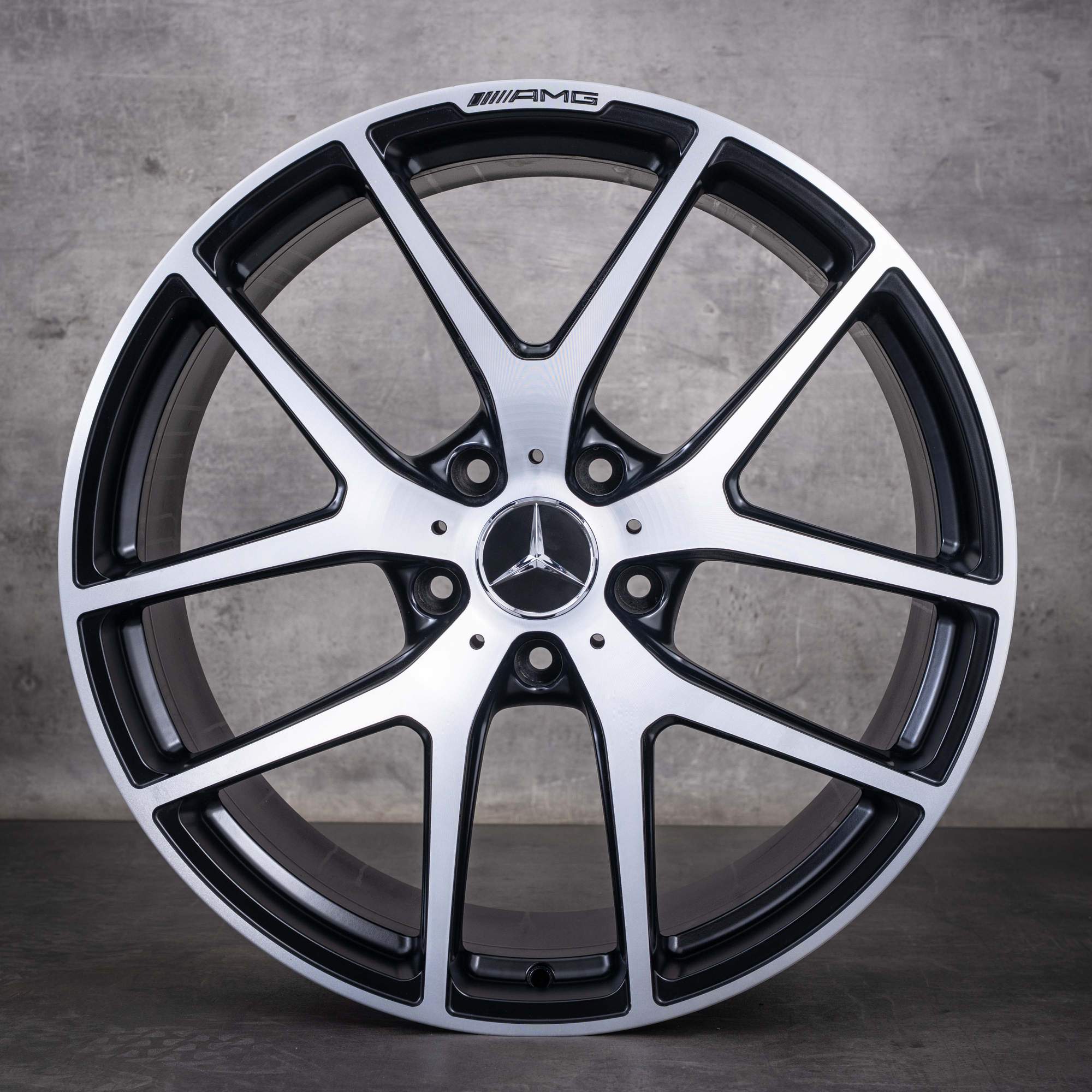 Alkuperäiset Mercedes-Benz G-sarjan G 63 G 65 AMG -vanteet 21 tuumaa W463 Edition 463 A4634010400 mattamusta diamond cut