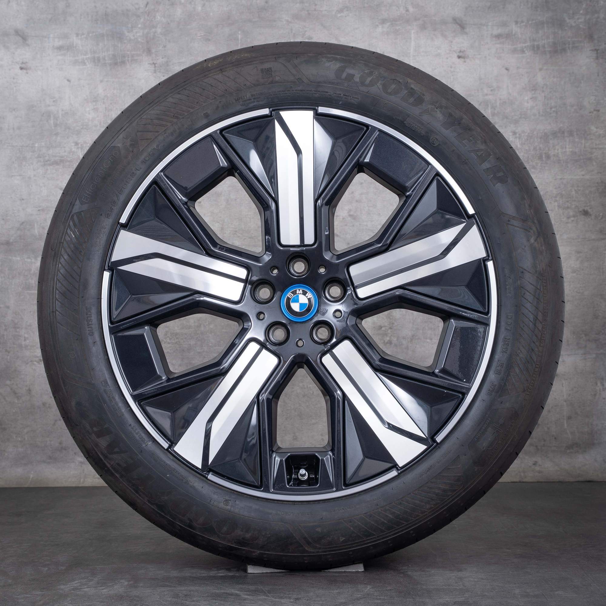 Oryginalne felgi BMW iX 21 cali i20 letnie koła stylizacja 1012 aerodynamika 5A41F90 midknightgrey polerowane toczone