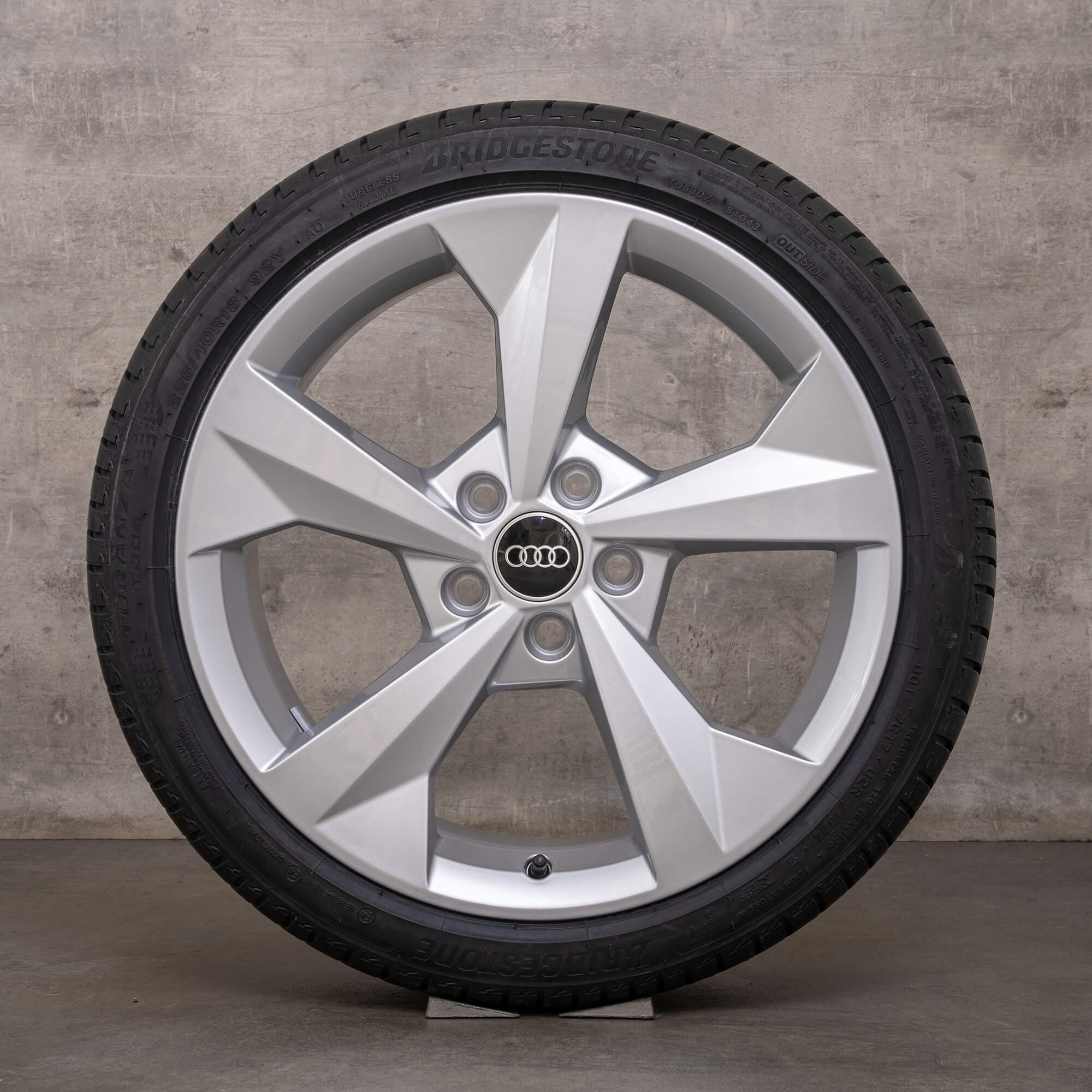 Original Audi A3 S3 Jantes 18 pouces 8Y 8V Sommerrder 8Y0601025CP argent NEUF