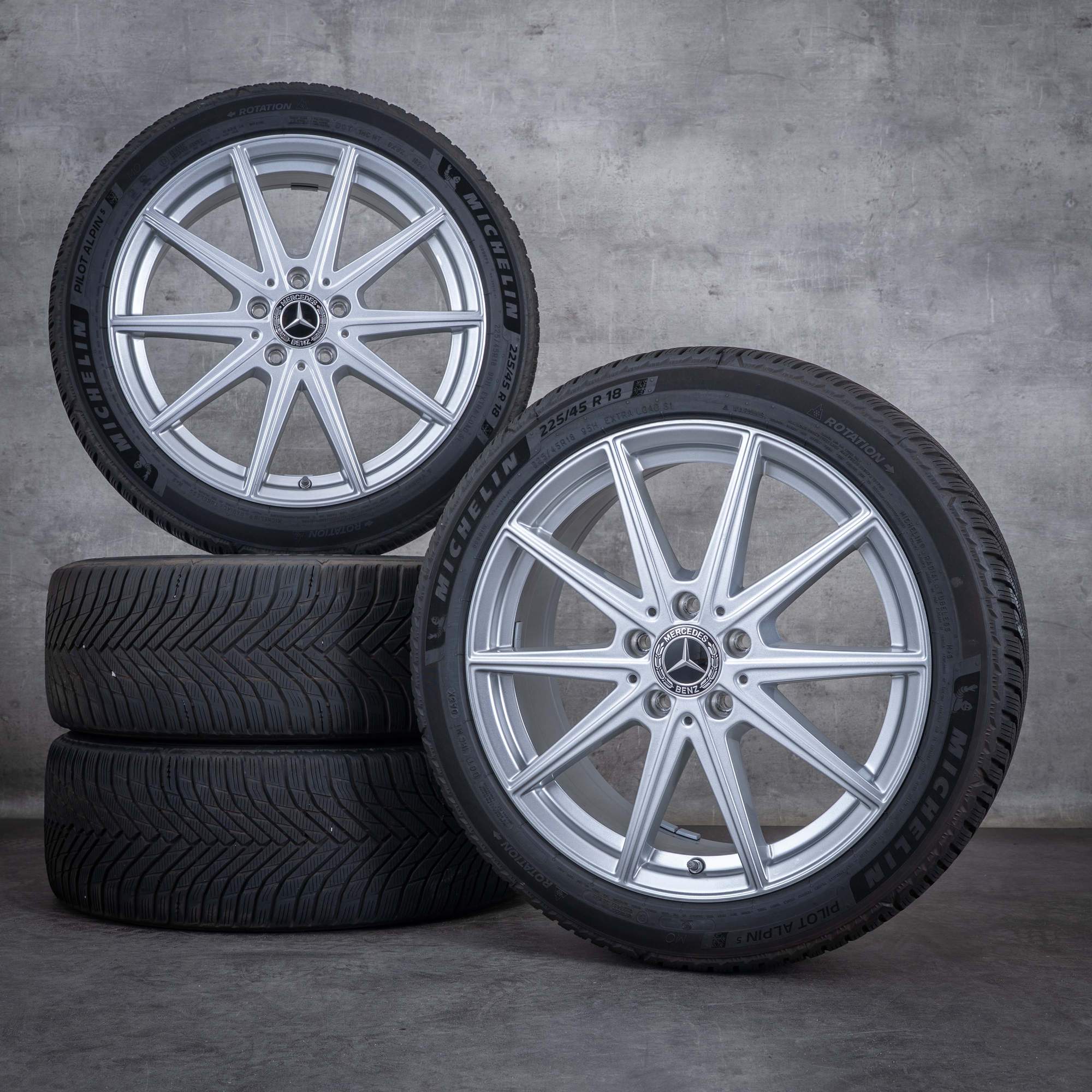 Oryginalne koła zimowe Mercedes Benz CLA 18 cali C178 felgi A1784010000 srebrne błyszczące