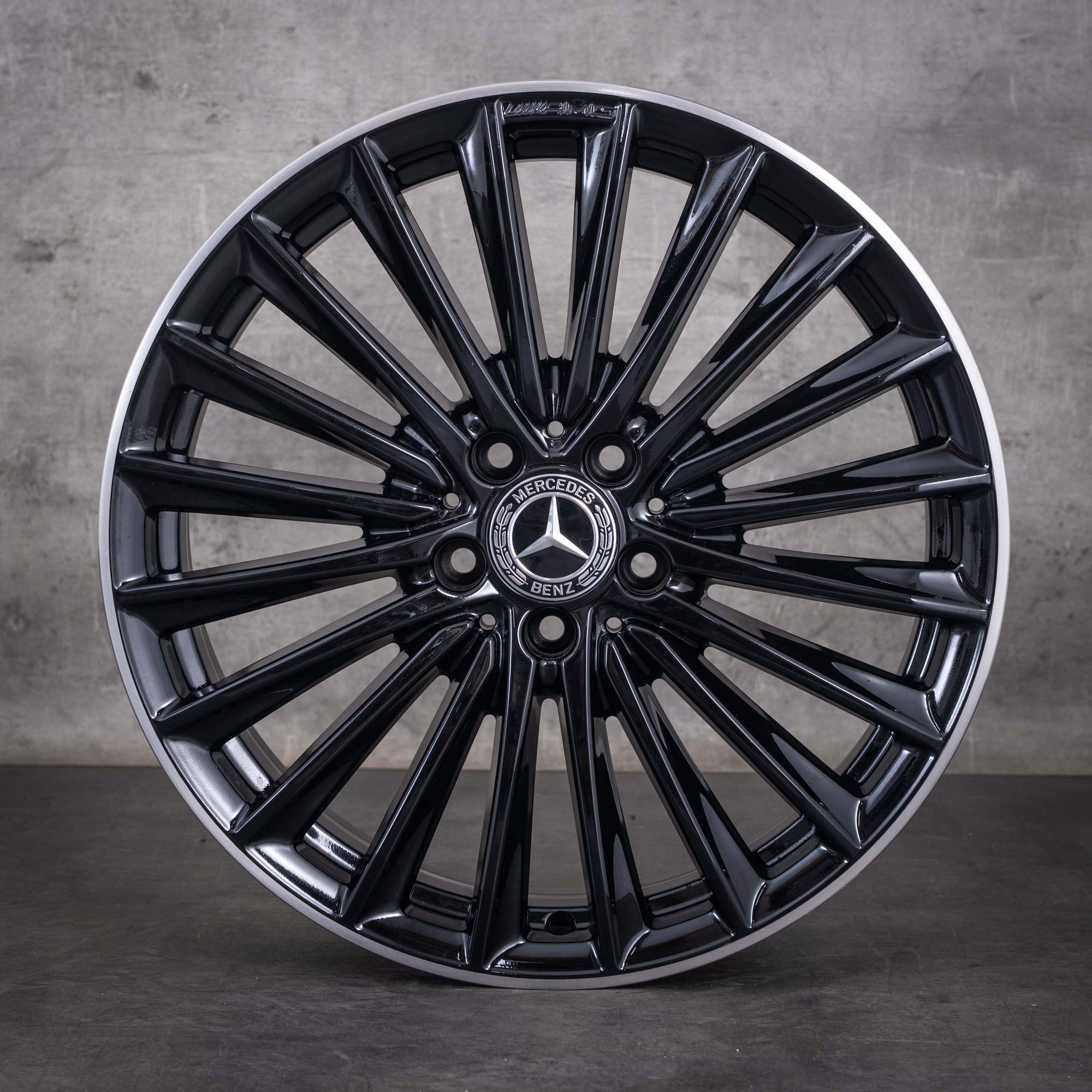 Alkuperäiset Mercedes-Benz A- ja B-sarjan CLA AMG -vanteet 19 tuumaa W177 V177 W247 C118 X118 A1774014200 diamond cut musta