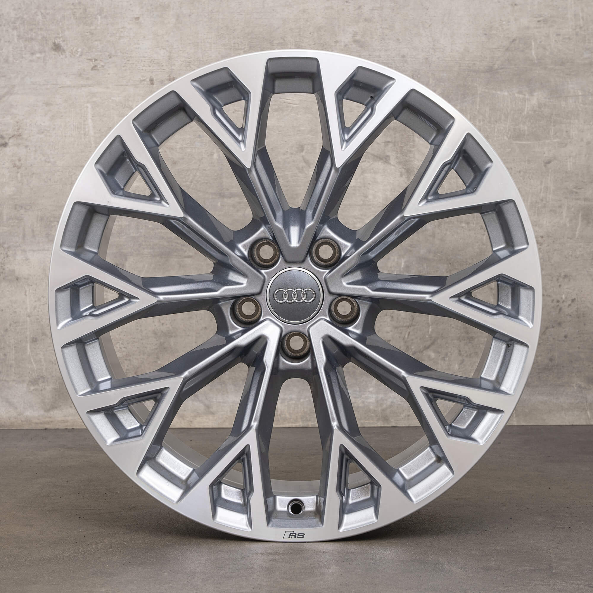 Audi RS3 19インチ 純正アルミ 希少品 美品】アウディ 8Y RS3 純正 19in 9J +25 8J +46 PCD112