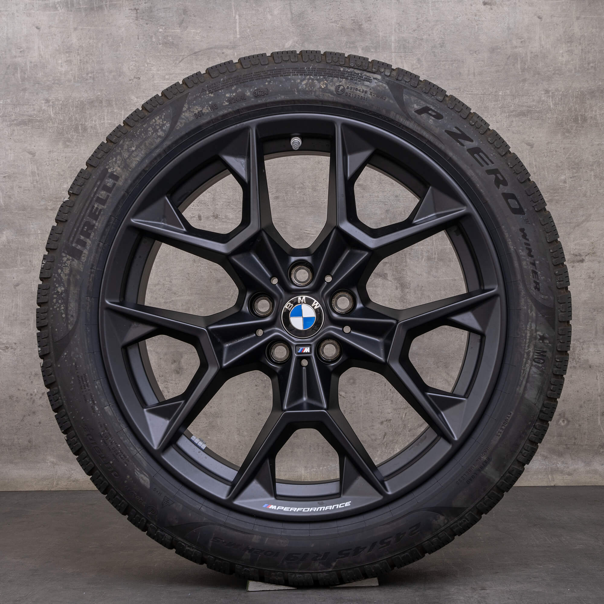 Original BMW i5 Winterräder 19 Zoll G61 Felgen Styling 942 M 5A324F4 5A47160 schwarz matt