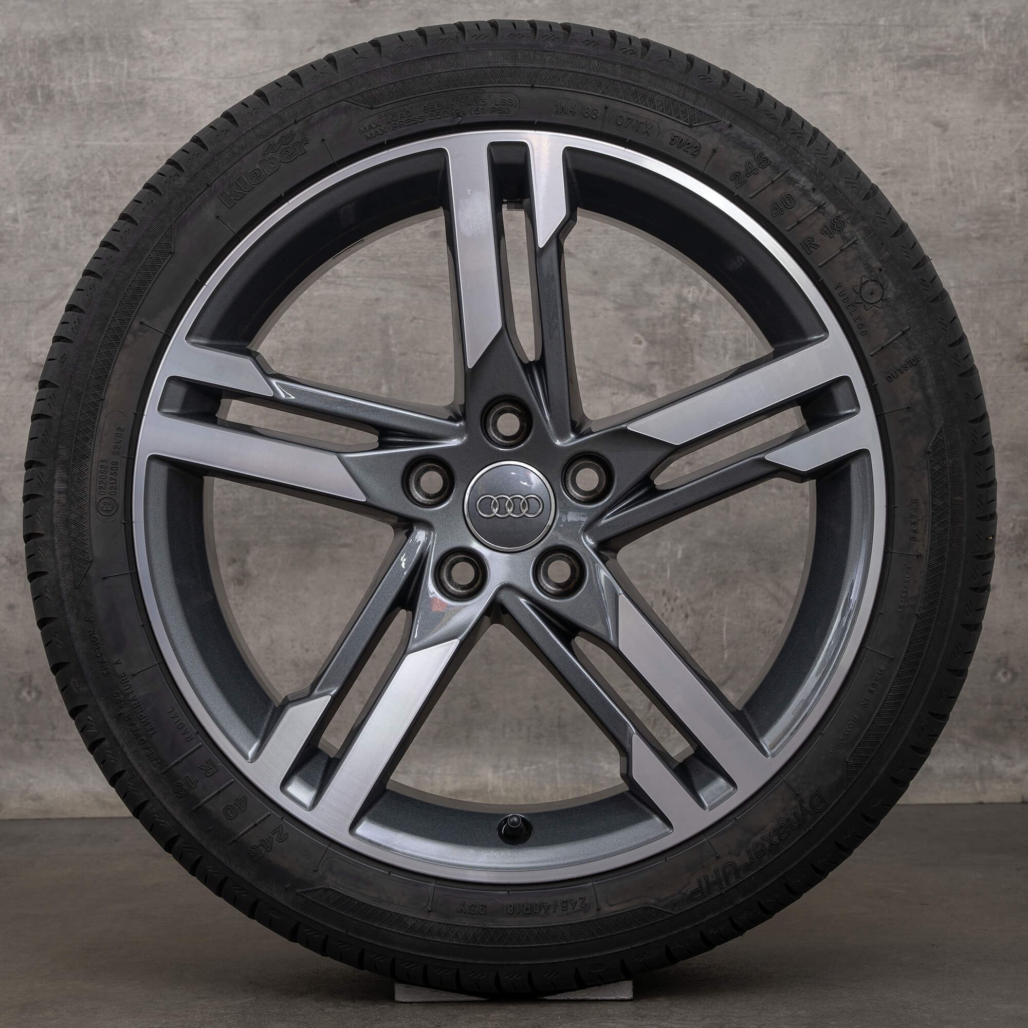 Audi A4 S4 8W B9 summer wheels 18 inch rims tires 8W0601025M