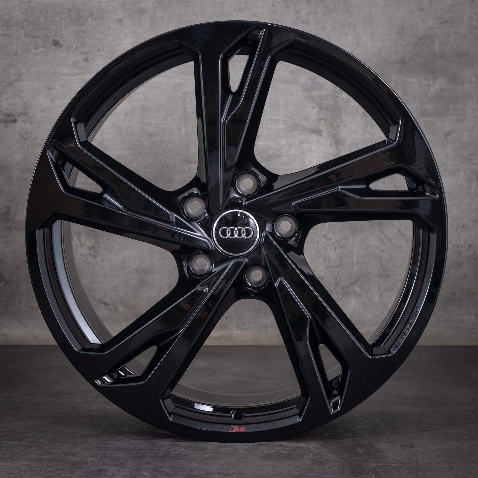 Oryginalne koła zimowe do Audi e-tron GT felgi 20 cali FW 4J3601025AN 4J3601025AM czarne z połyskiem