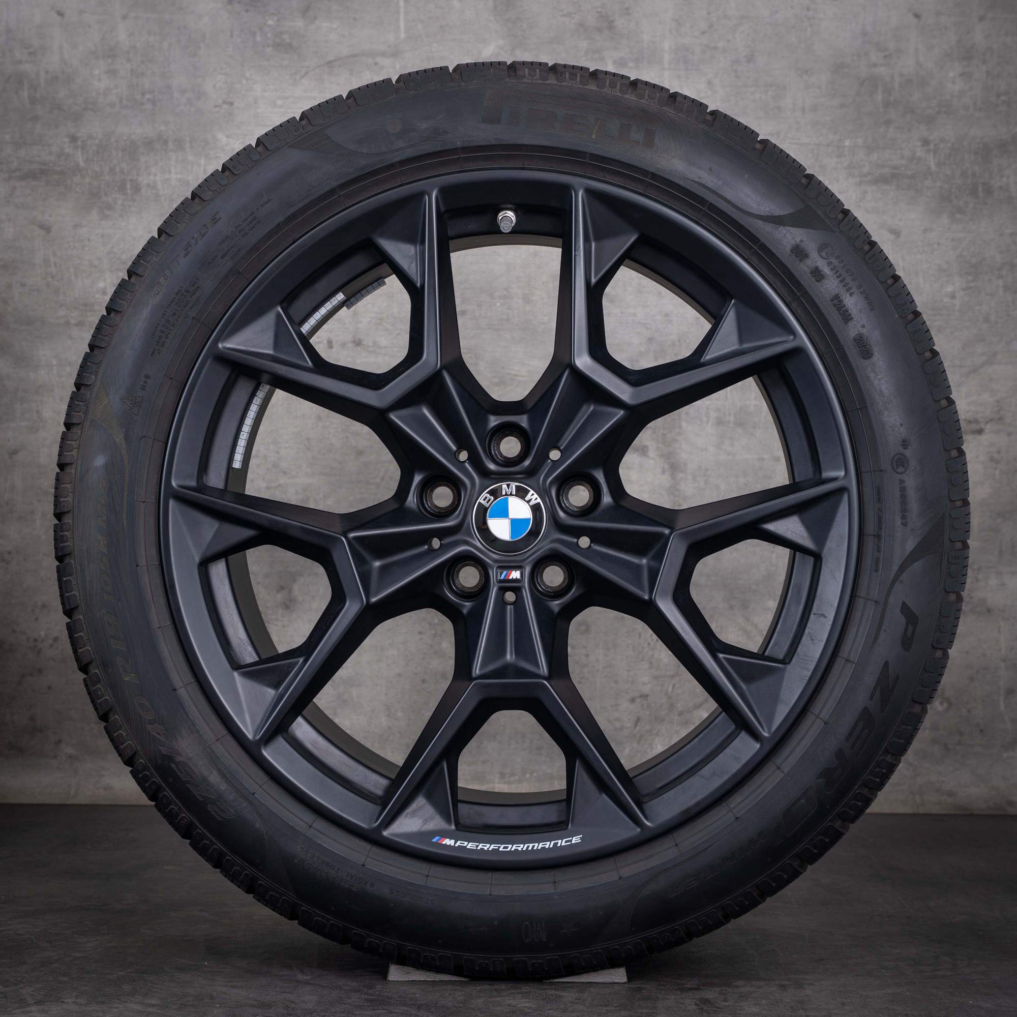 Oryginalne koła zimowe do BMW serii 5 i5 19 cali felgi G60 G61 stylizacja 942 M 5A324F4 5A324F5 matowa czerń