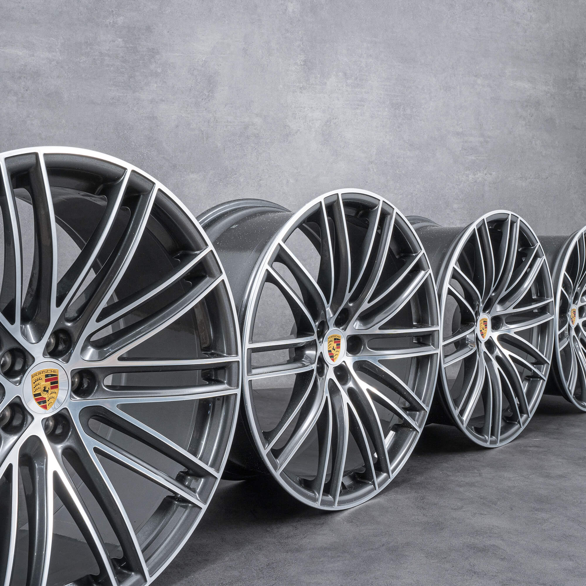 Originální 21 palcové disky Porsche Macan Turbo IV 95B601025DP 95B601025DN Titanium